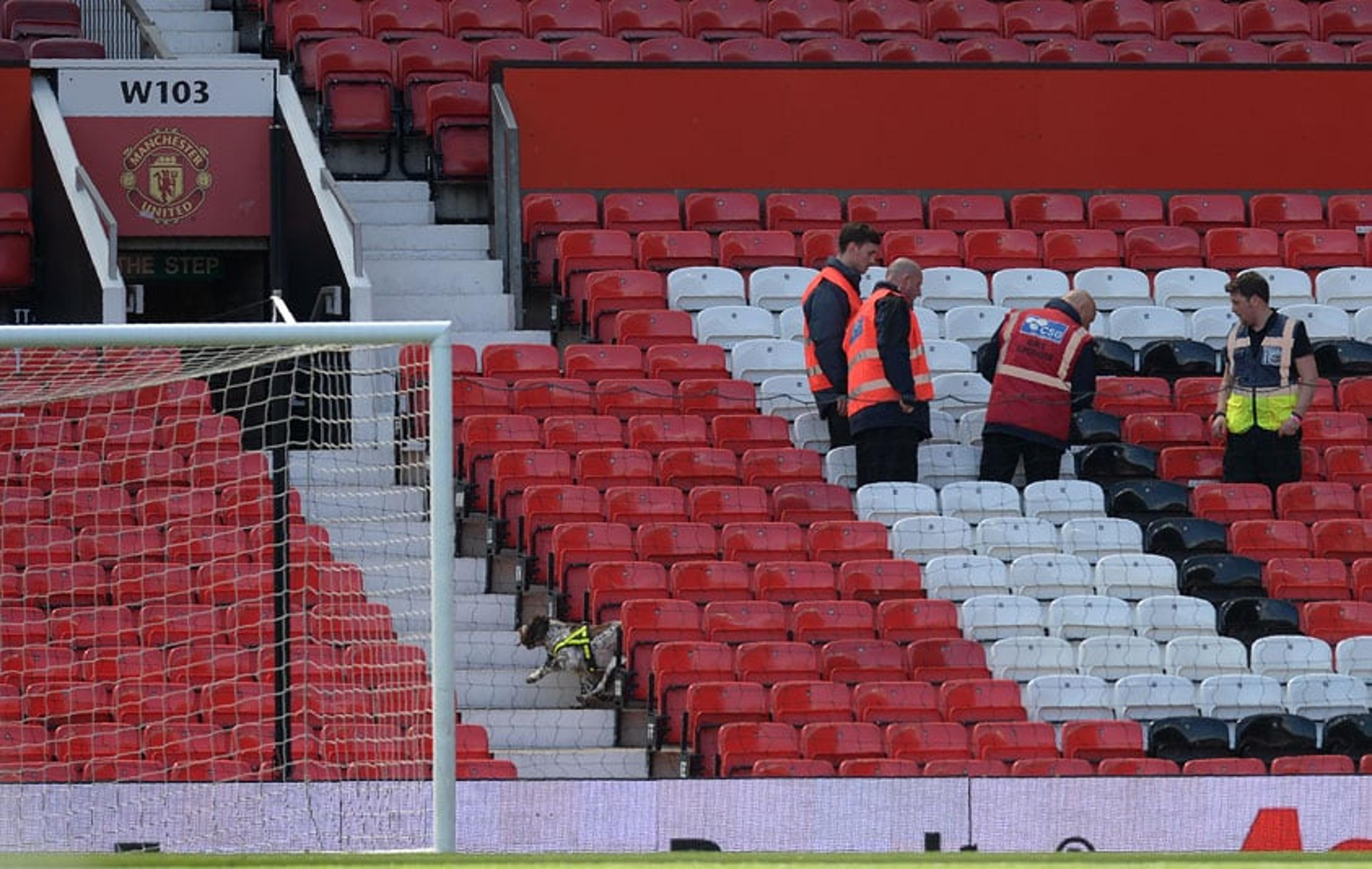 Jogo do United é adiado após ‘pacote suspeito’ ser achado no estádio