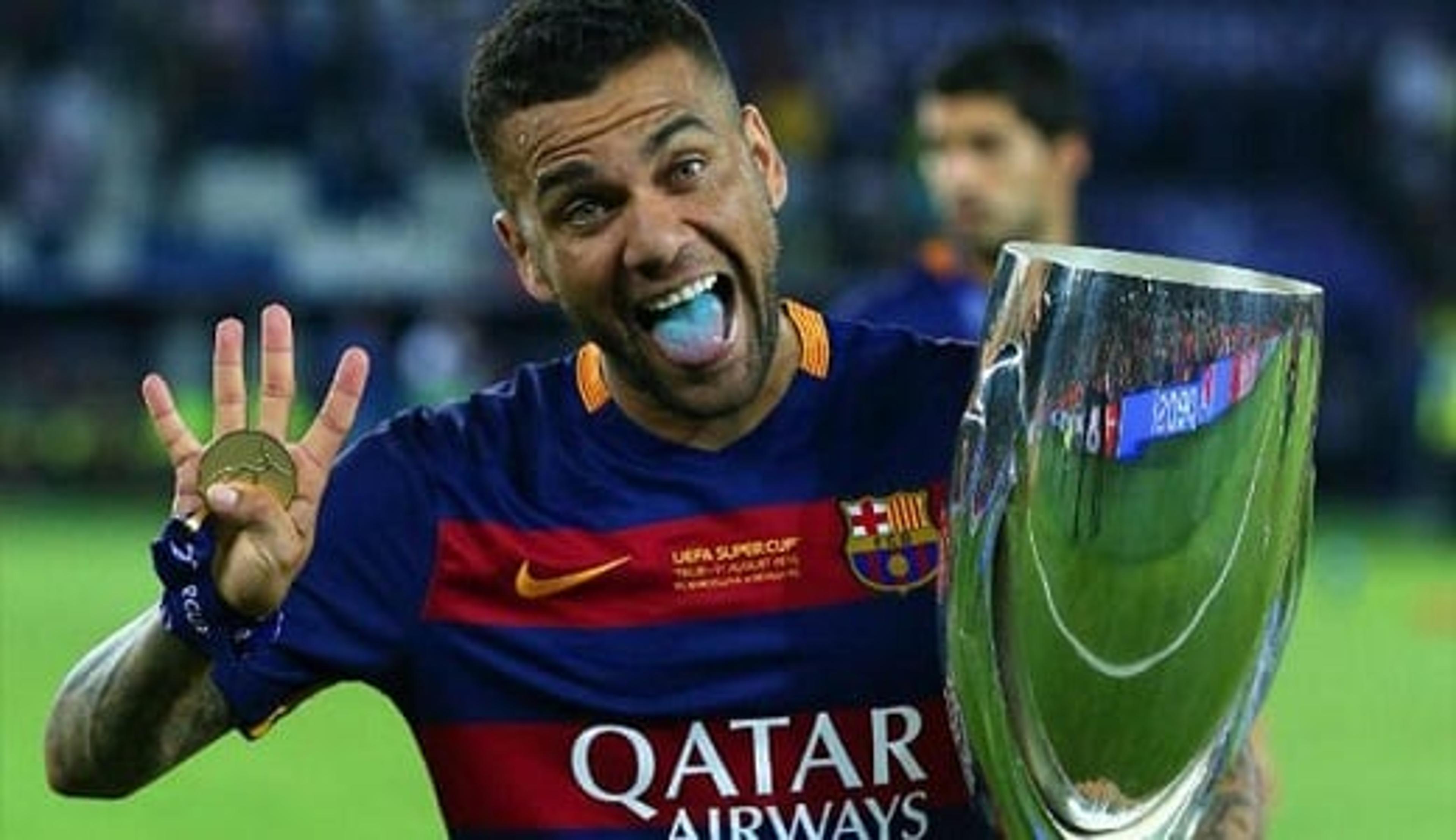 Daniel Alves escreve carta e se despede do Barcelona após oito anos