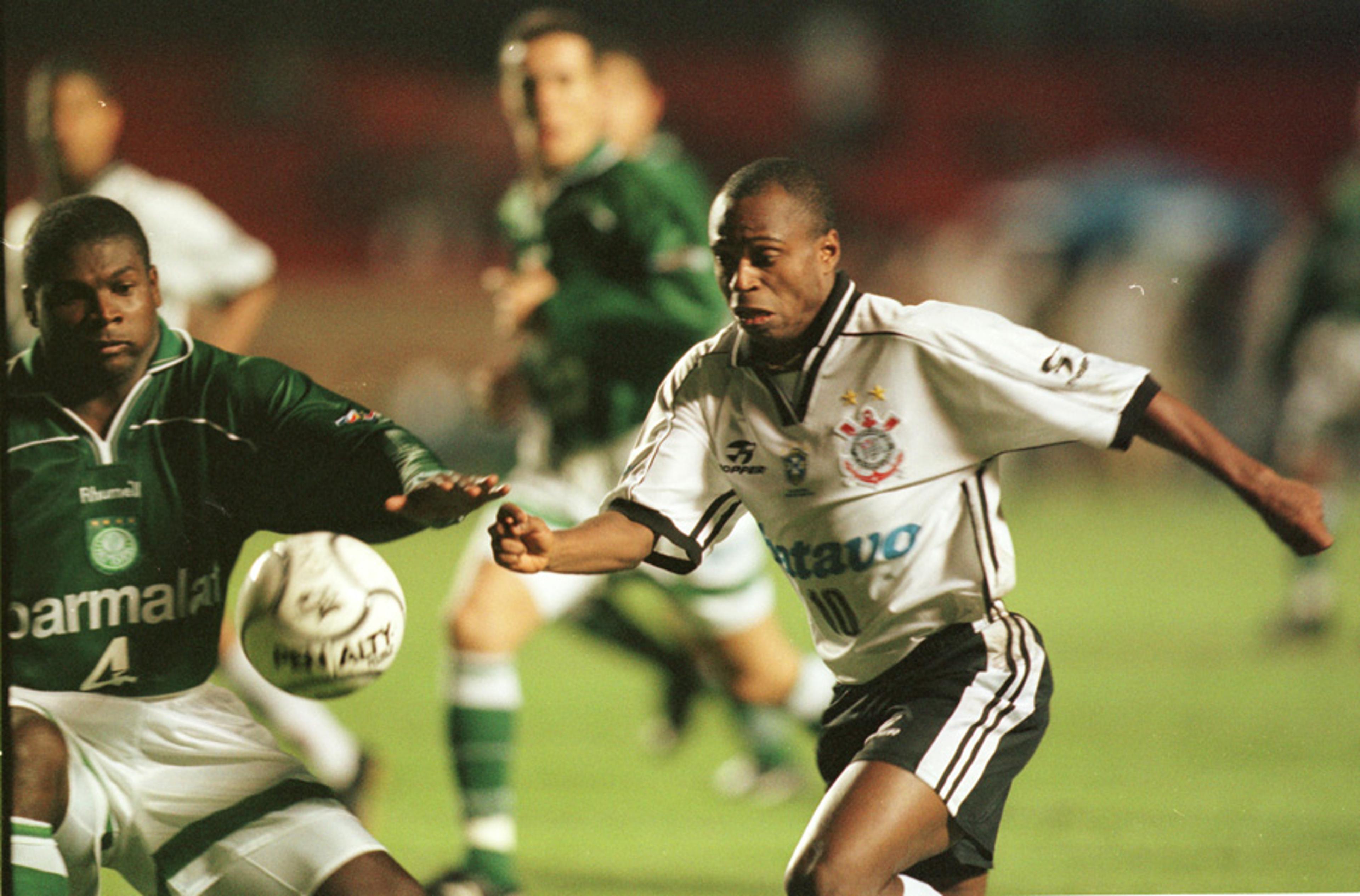 Eles sabem o que é: histórias de quem jogou final Palmeiras x Corinthians