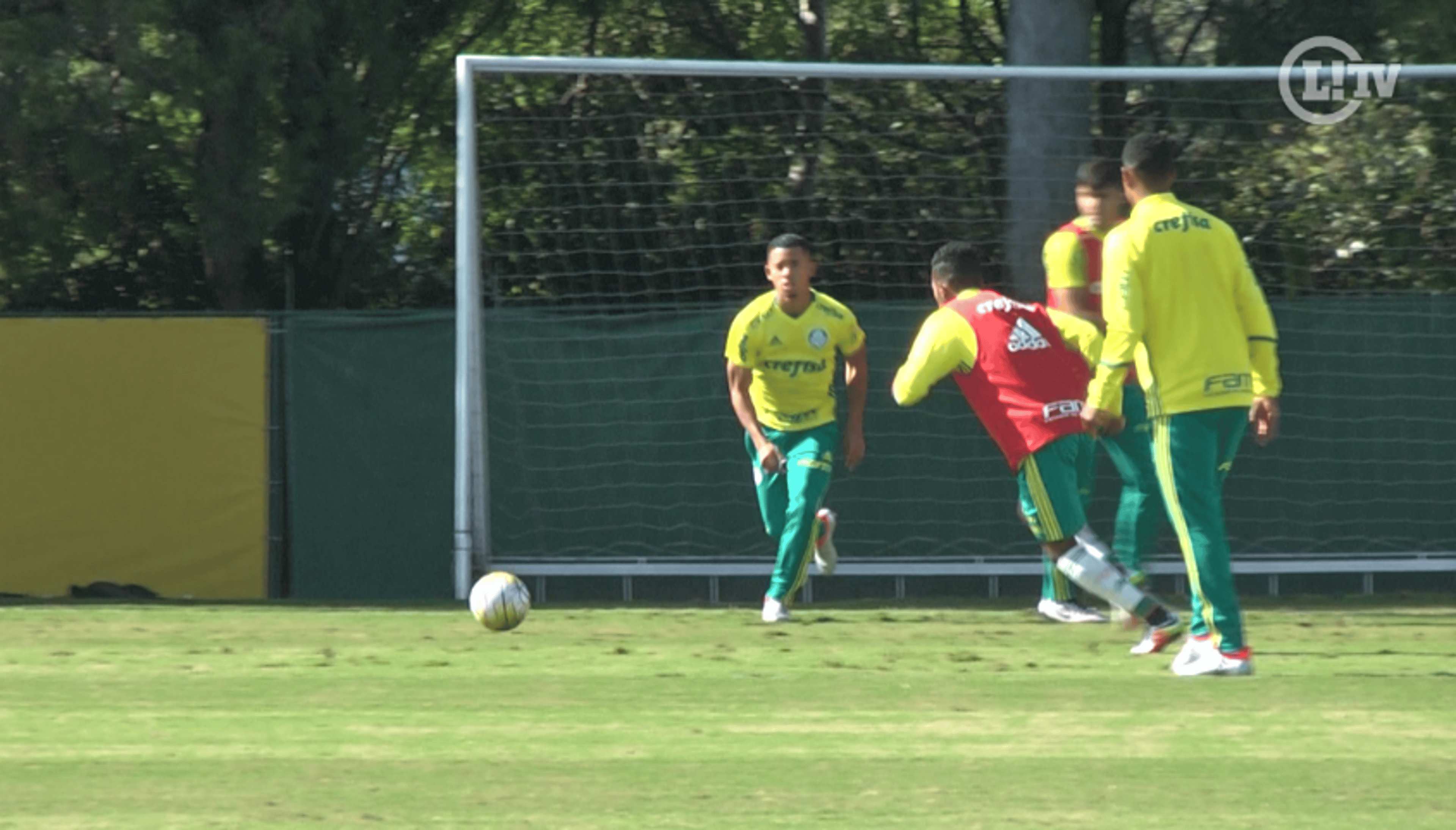 VÍDEO: Dia no Verdão tem Jesus tirando onda e Gabriel treinando à parte