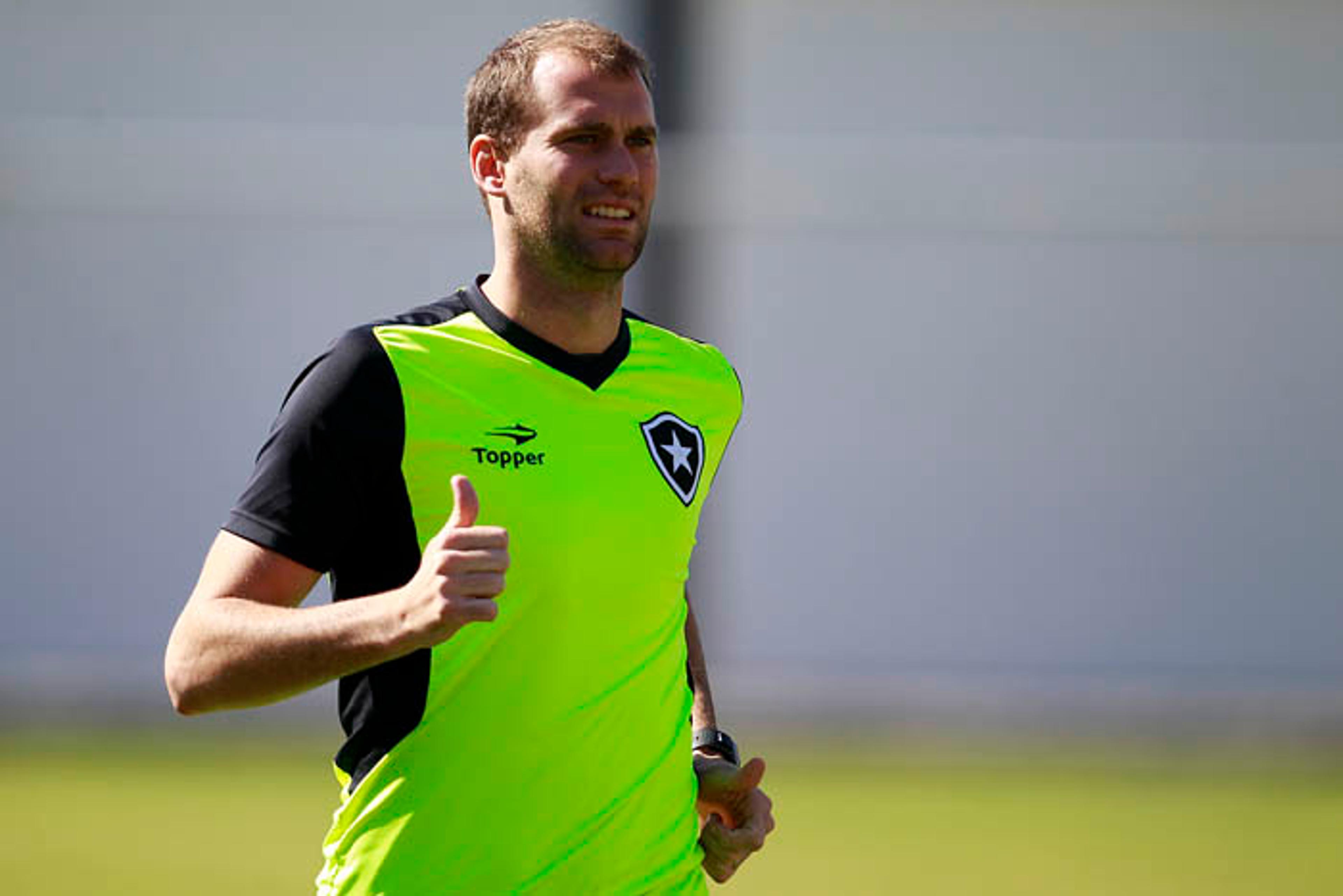 AO VIVO! Carli concede entrevista coletiva no Botafogo