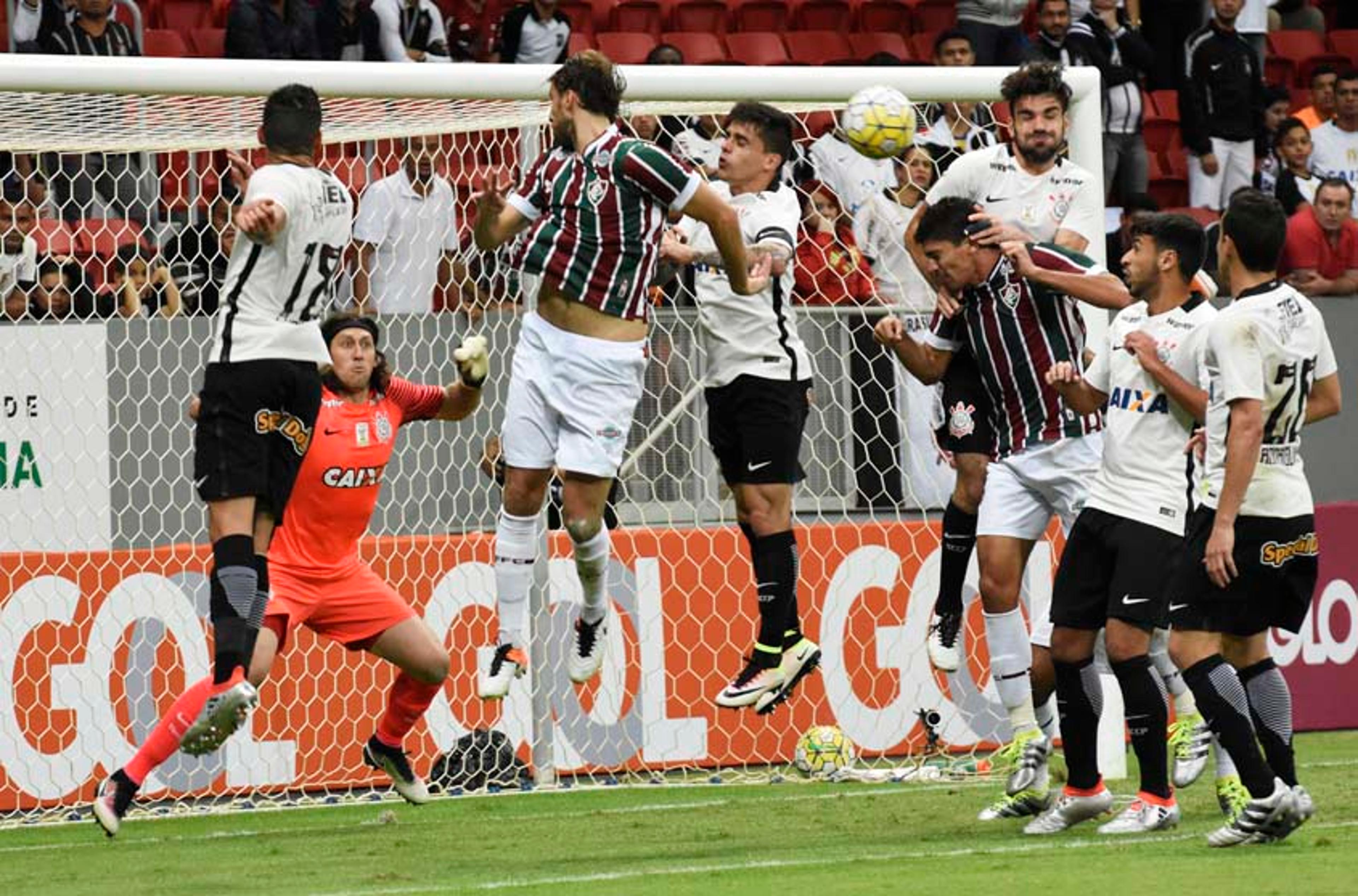 Fluminense x Corinthians: prováveis times, onde ver, desfalques e palpites