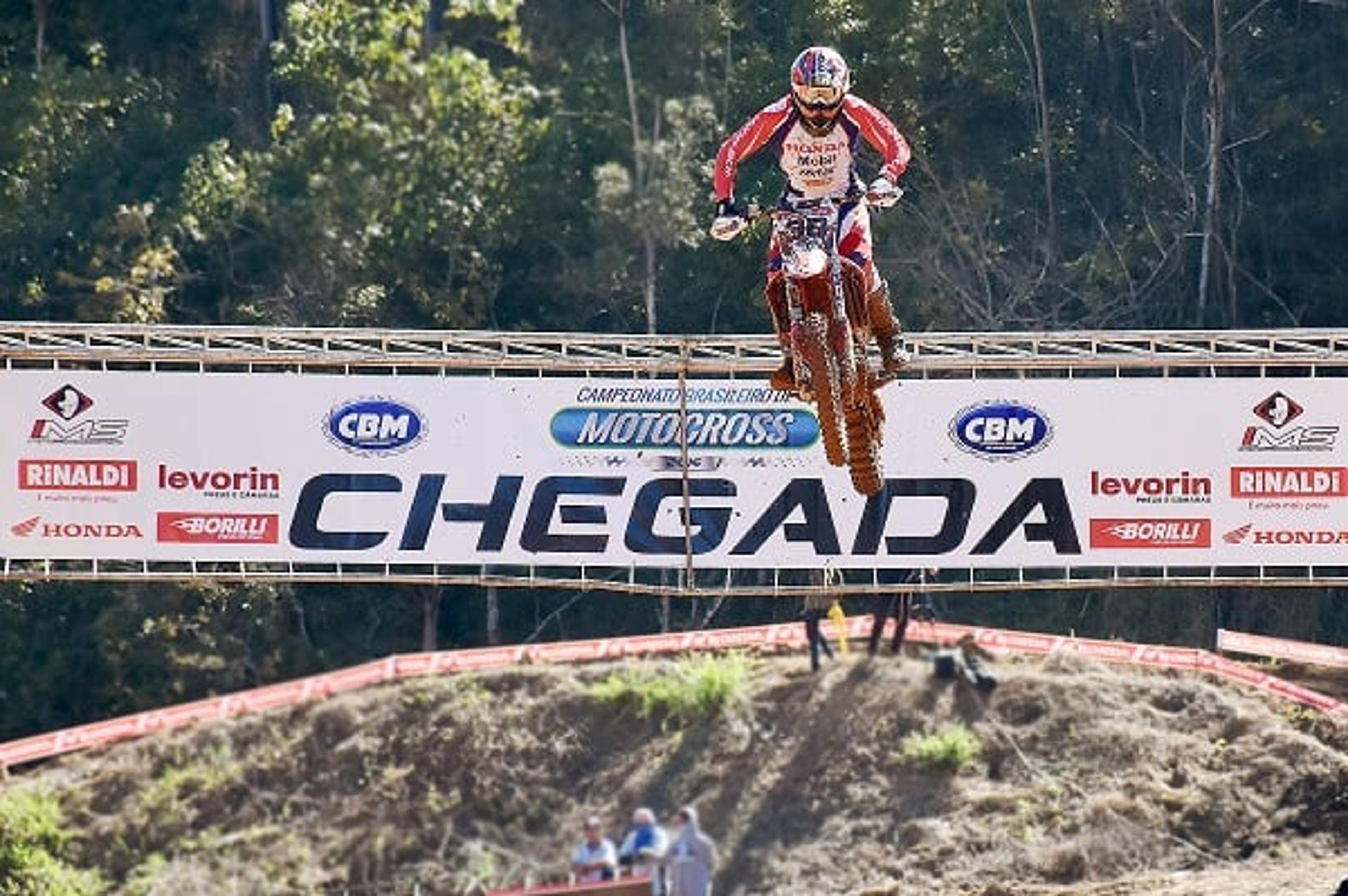 Assista AO VIVO as provas deste domingo do Brasileiro de Motocross PRÓ