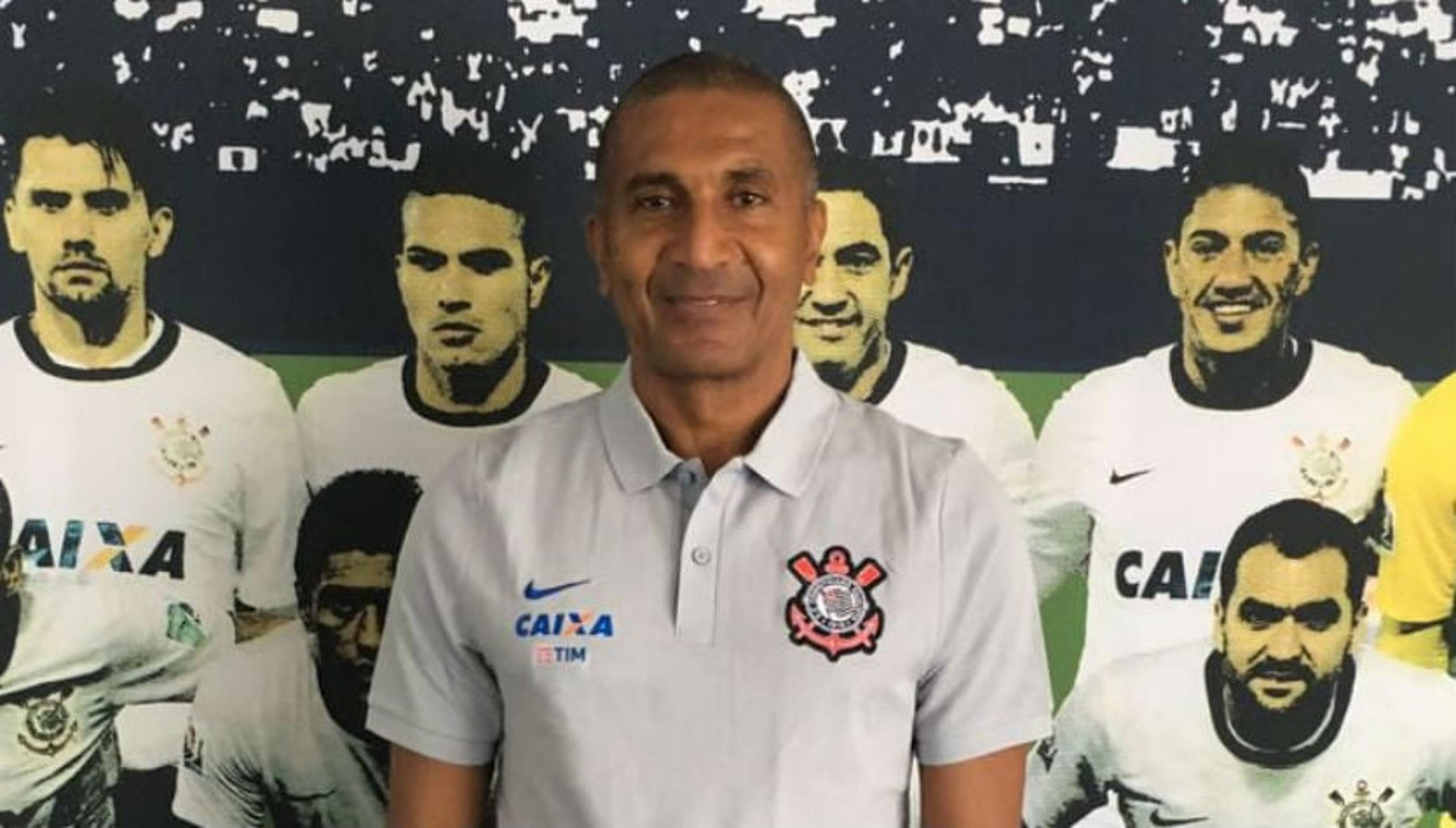 VÍDEO: Técnico interino dá boas vindas a Cristóvão no Corinthians