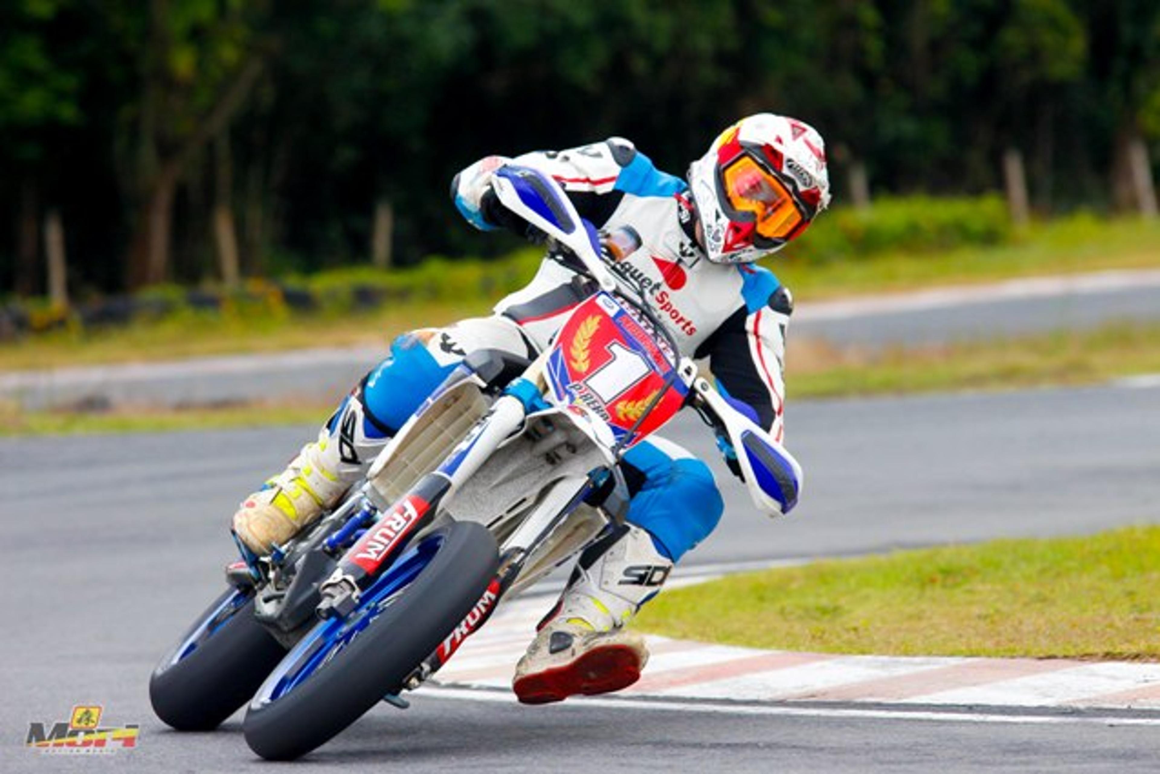 Líder da SM1, Rafael Fonseca vence rodada Brasileiro de Supermoto