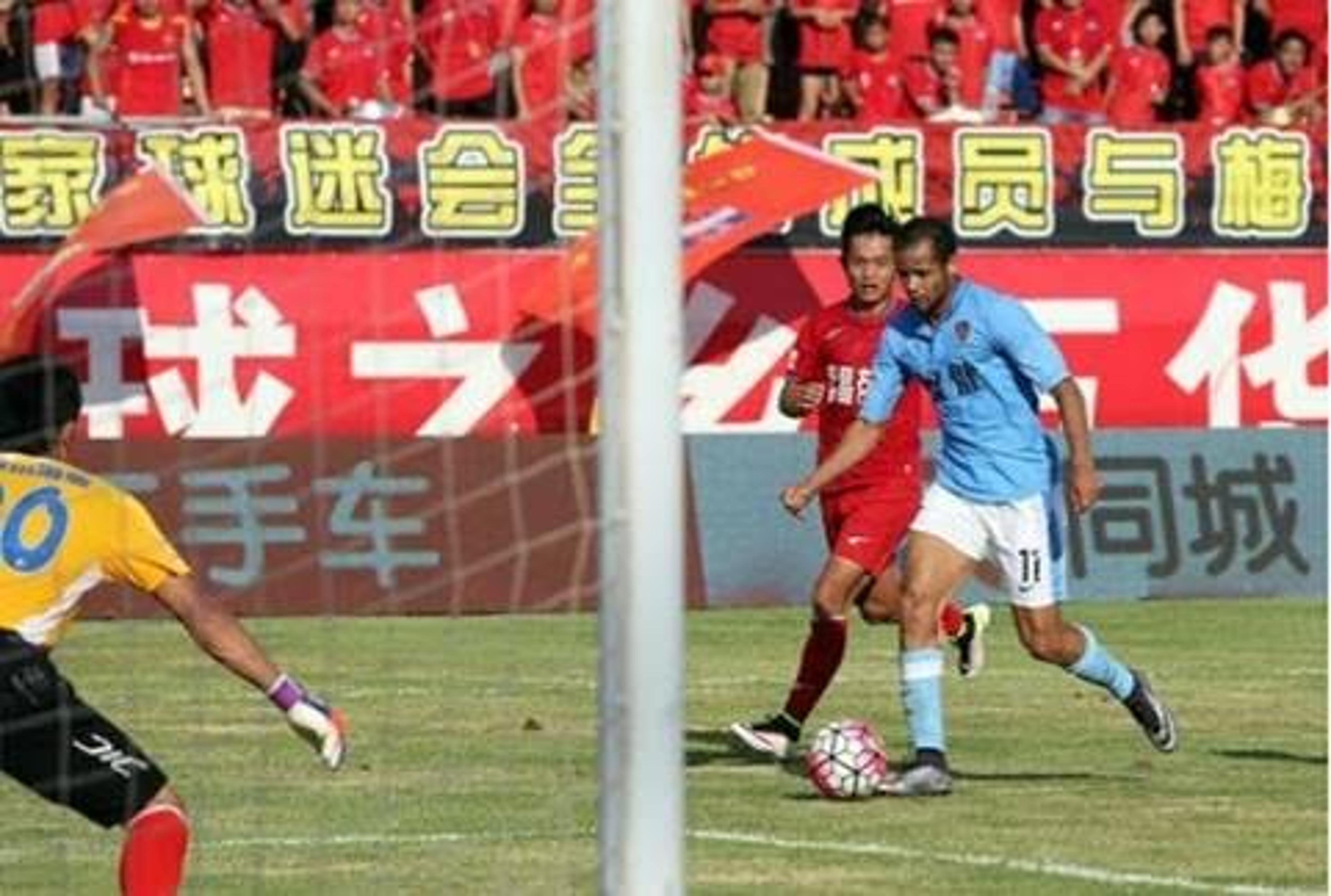 Geuvânio faz golaço, Fabuloso deixa sua marca, e Tianjin vence outra