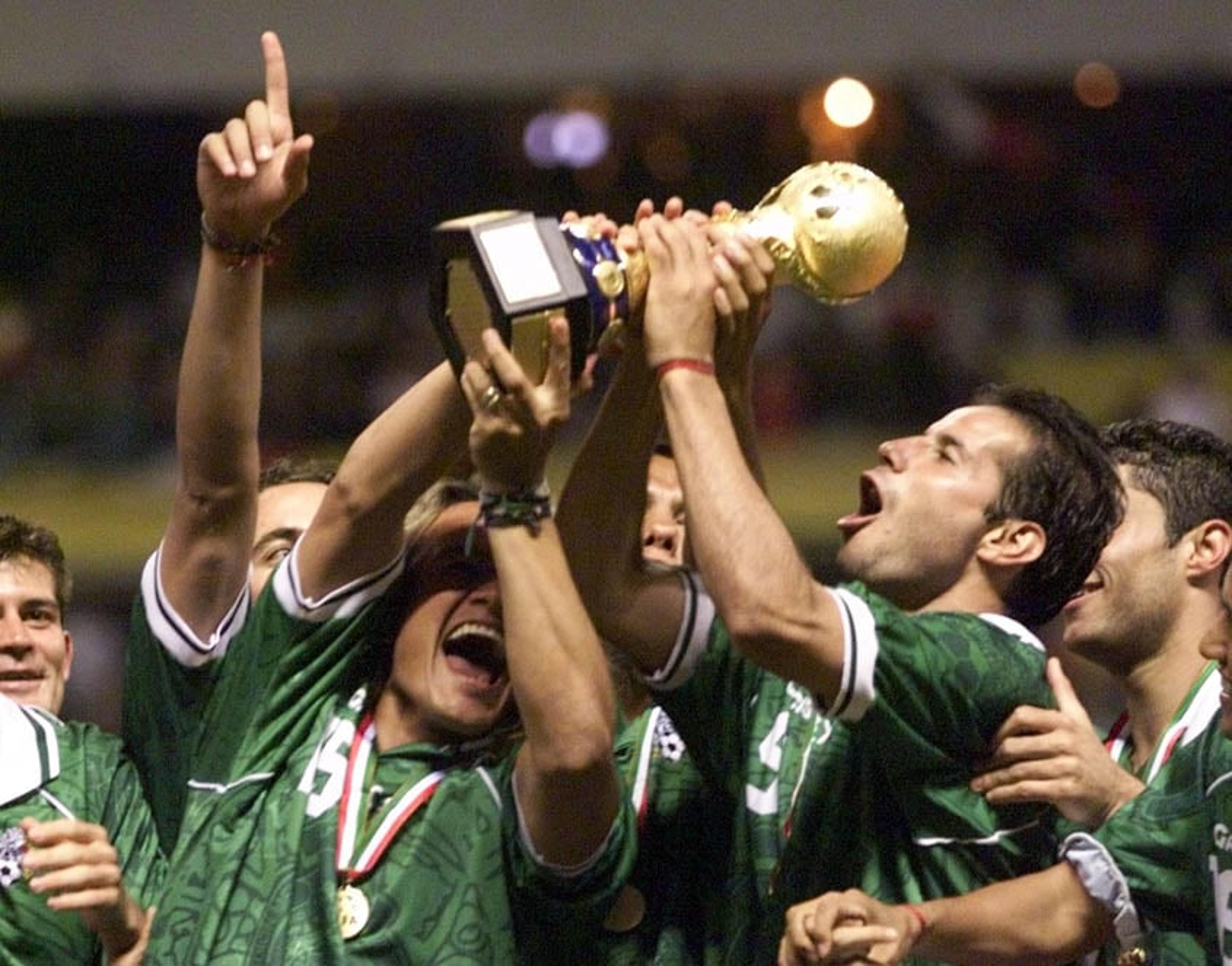 Relembre os jogos de estreia do México na Copa das Confederações