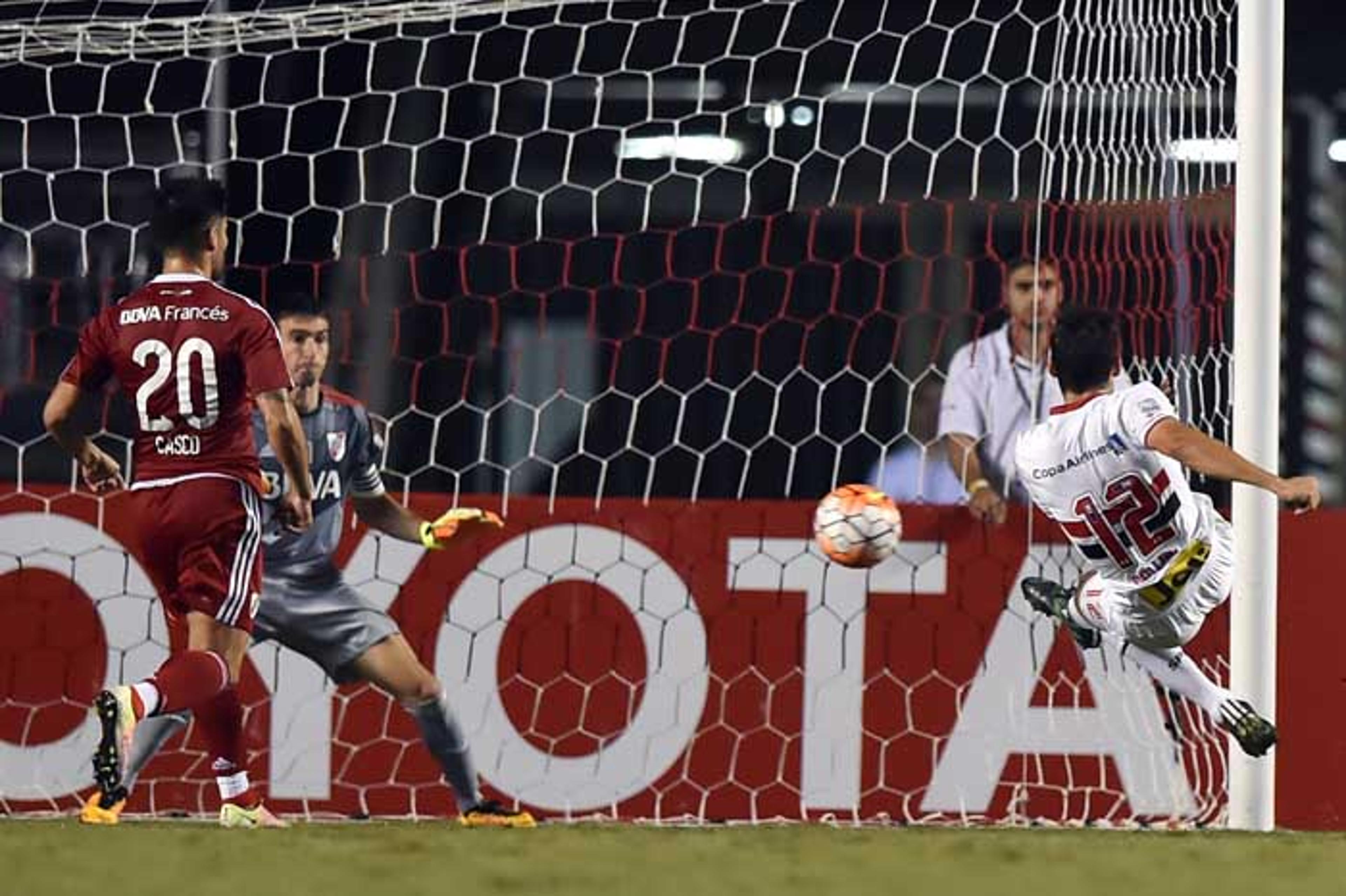 Maior garçom do ano, Bruno vê passe para Calleri como melhor no Tricolor