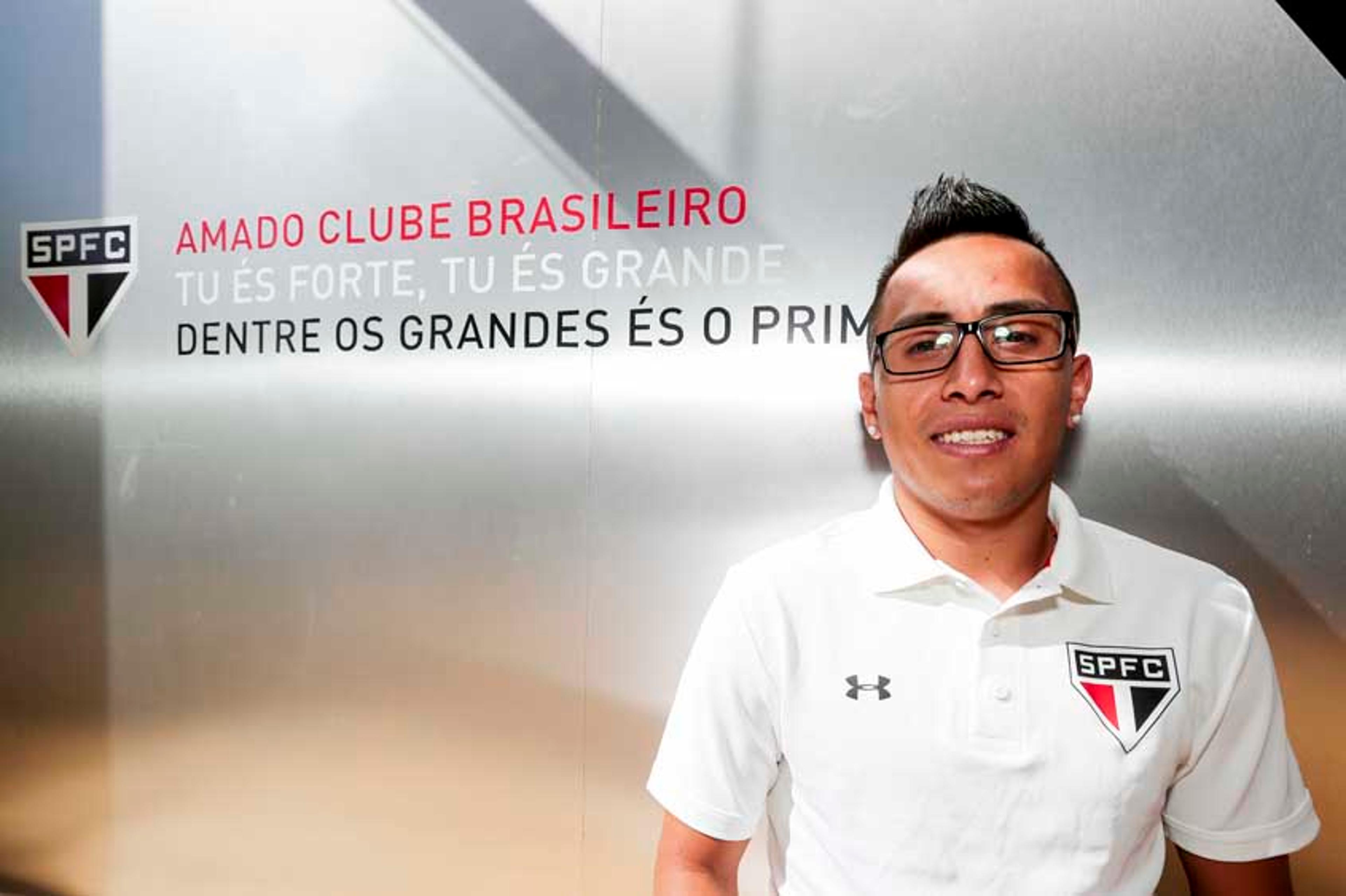 Carismático, Cueva é esperança do São Paulo e crê em reação na Copa