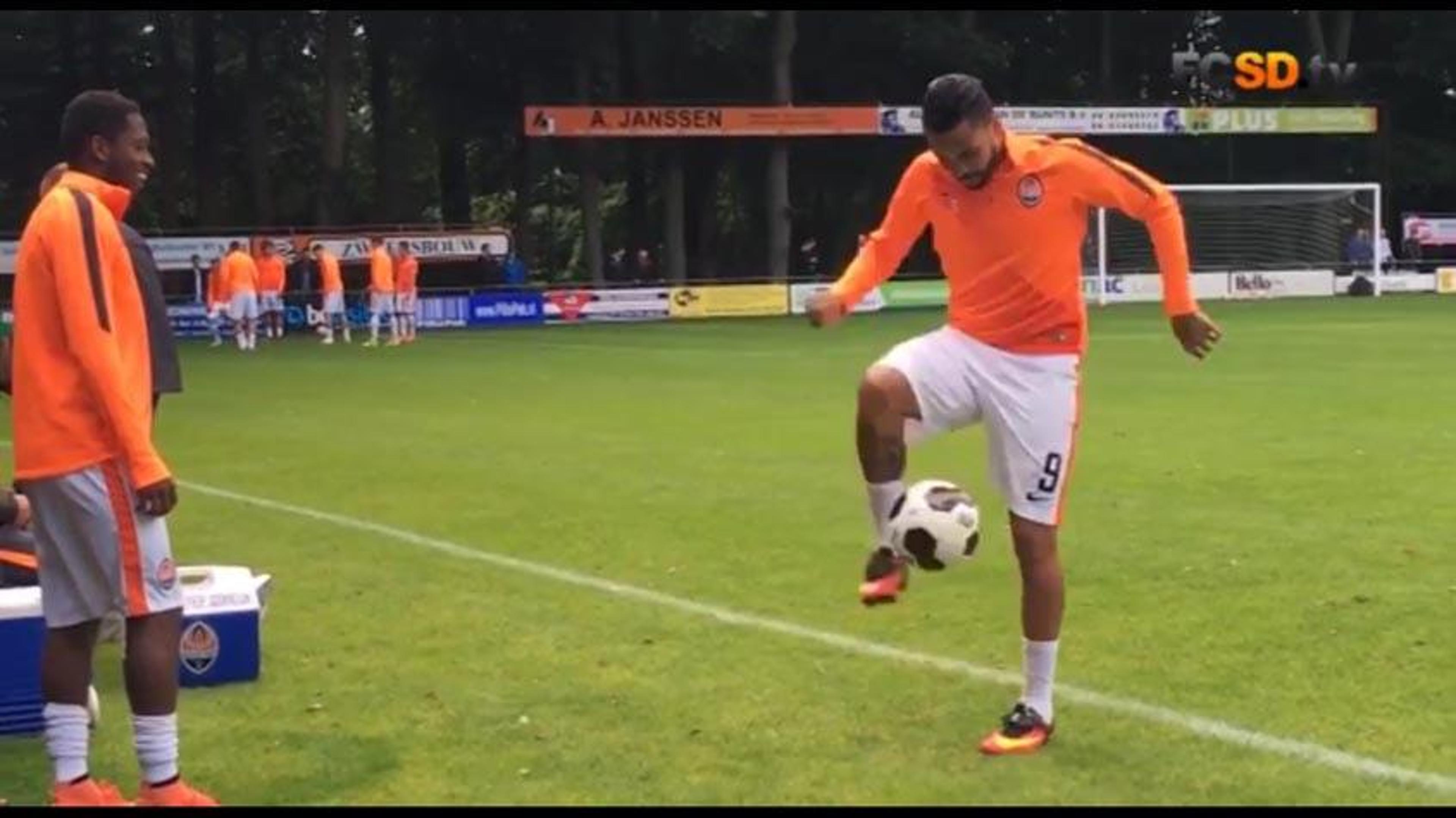 VÍDEO: Fred e Dentinho roubam a cena no treino do Shakhtar com freestyle