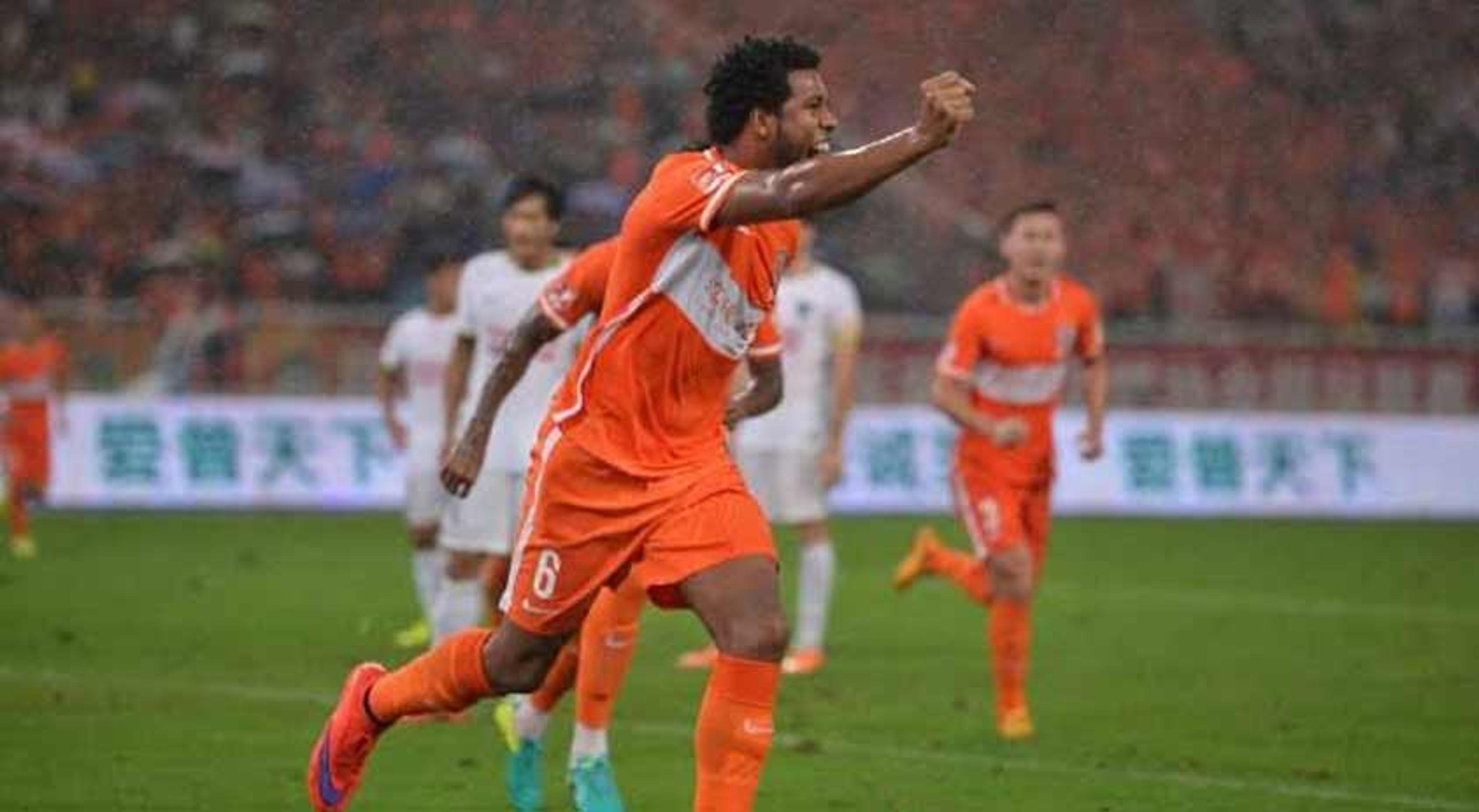 Jucilei e Pellè marcam em goleada do Shandong; Goulart faz o dele, mas Guangzhou Evergrande perde dérbi