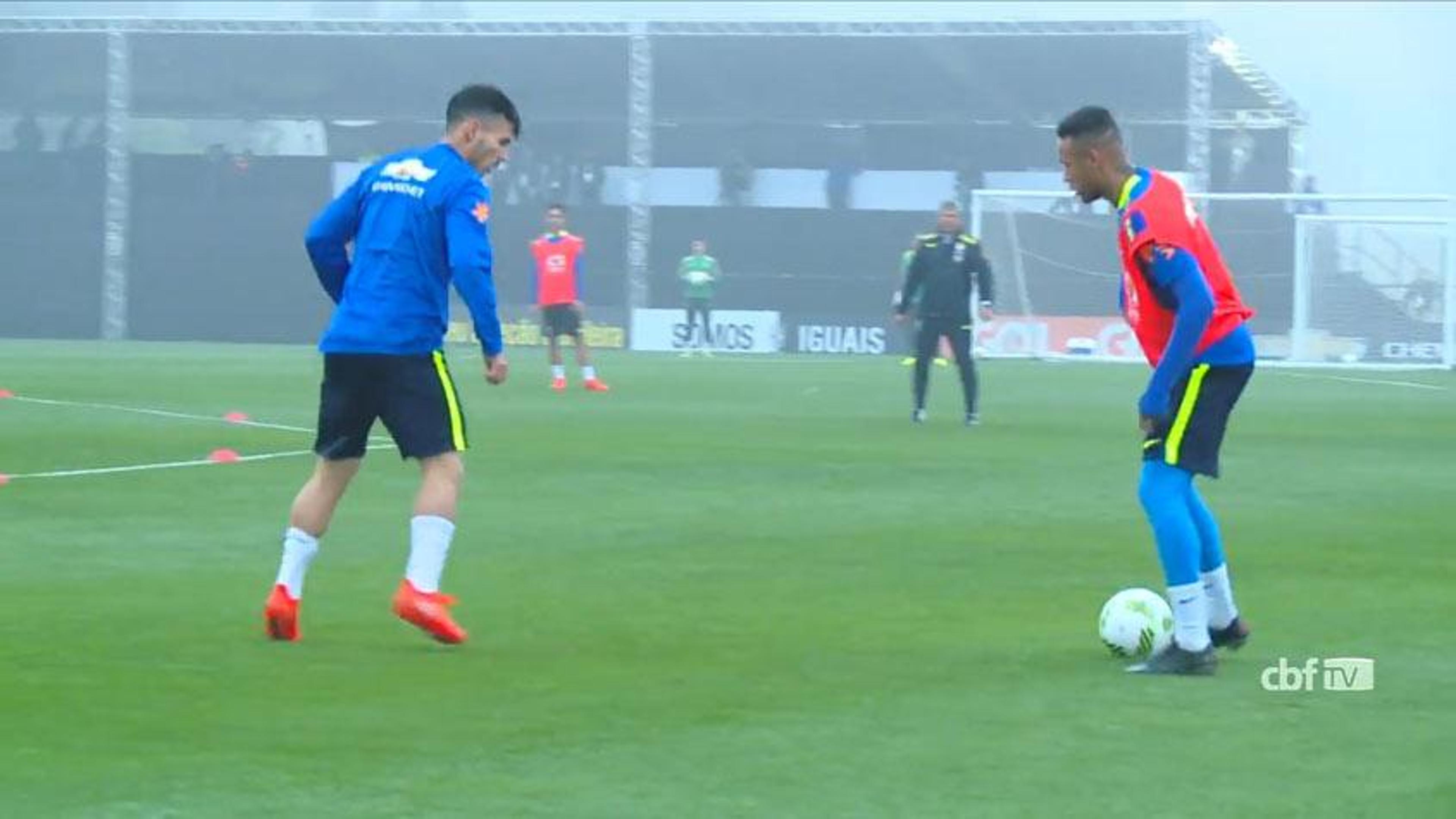 VÍDEO: Mesmo com neblina, treino da Seleção tem gols e belos lances