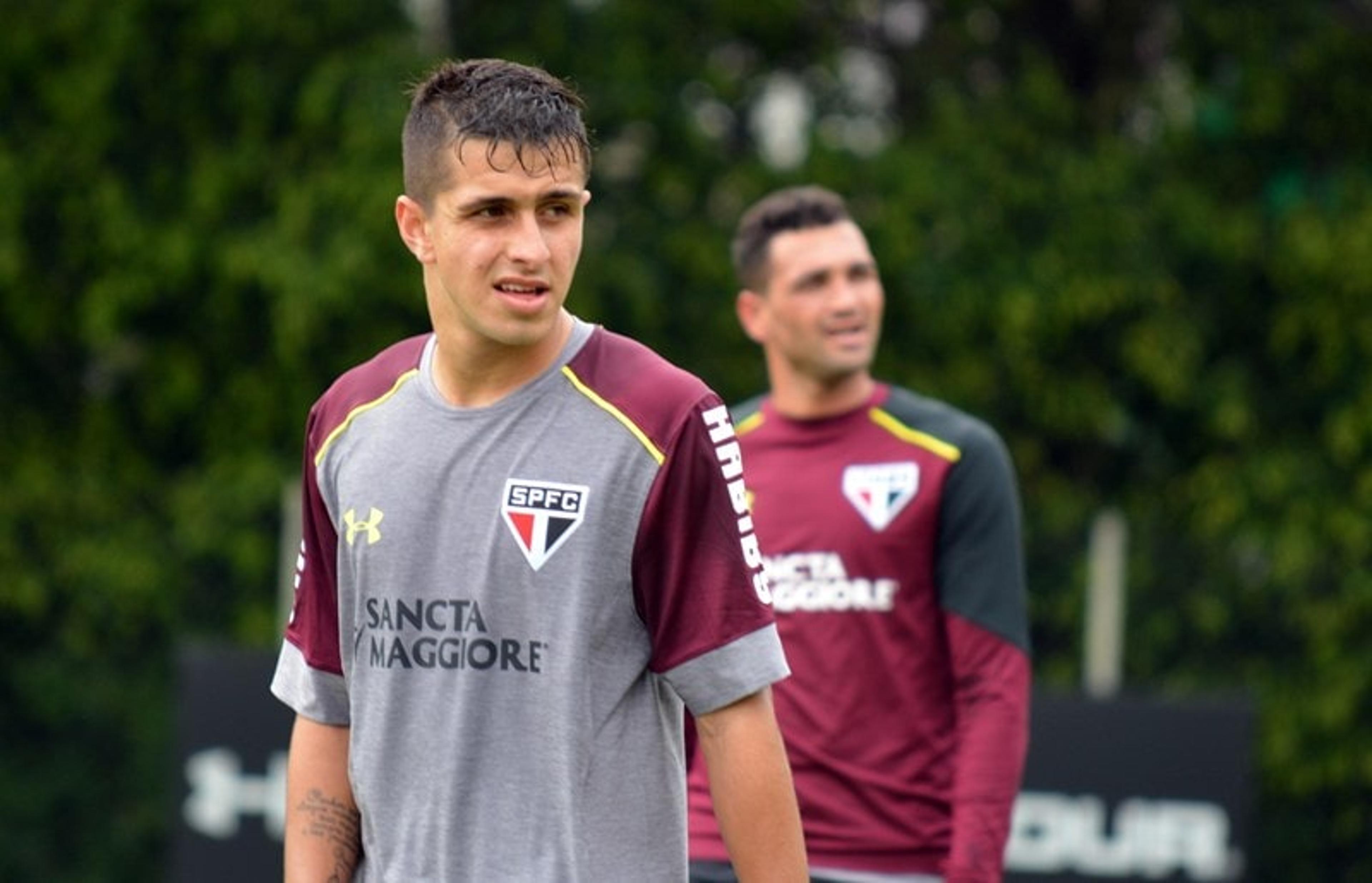 Sem Thiago Mendes, São Paulo faz treino pegado e garoto se destaca