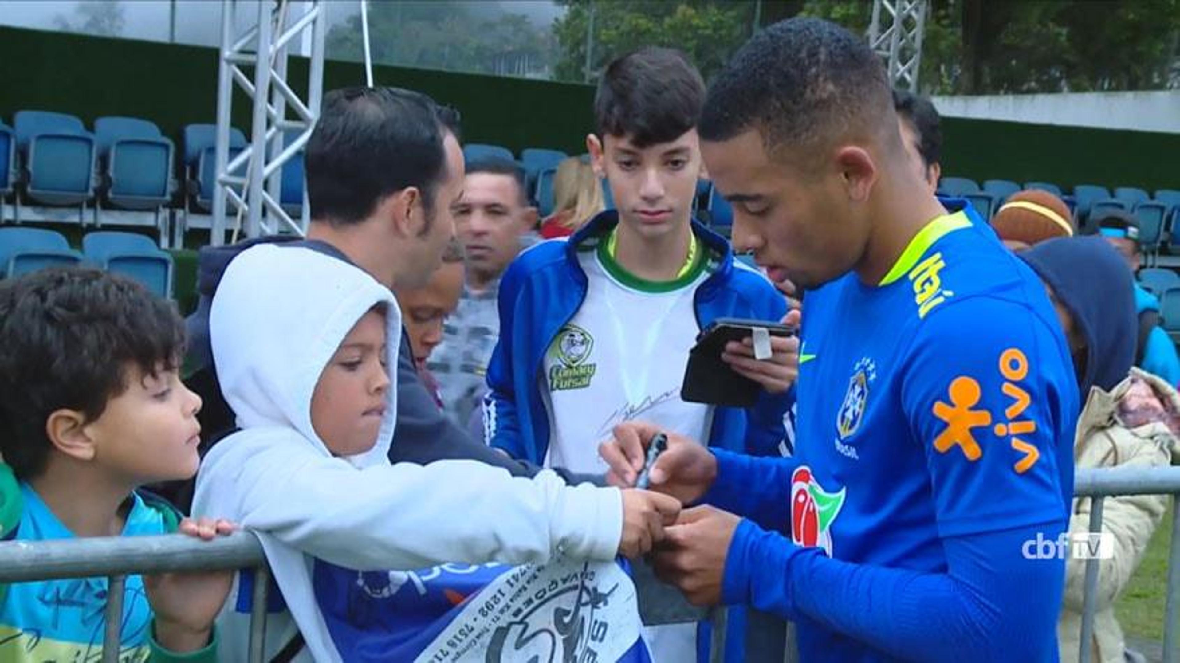 VÍDEO: Jogadores da Seleção aprovam e agradecem carinho da torcida na Granja