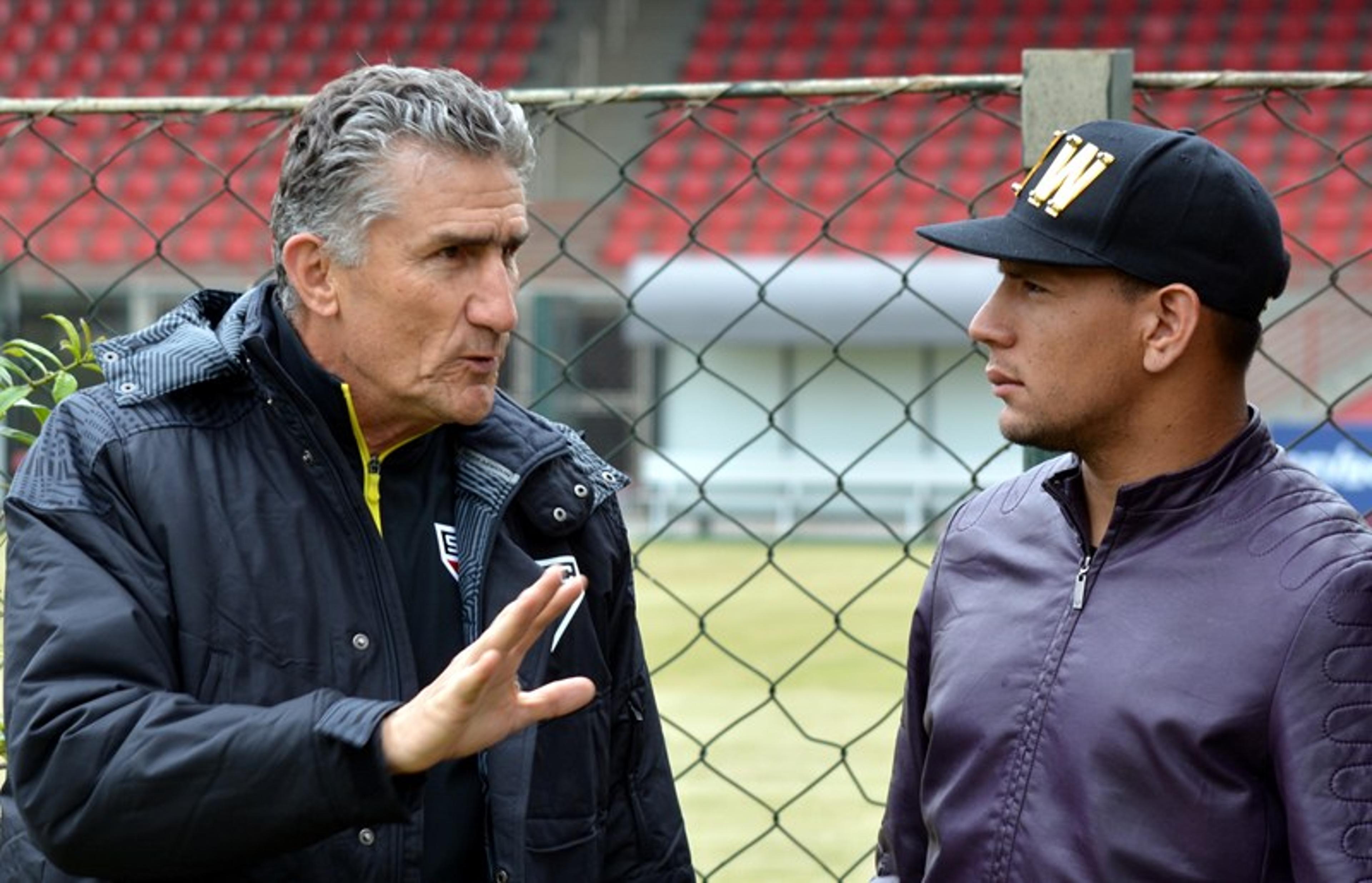 Bauza ainda espera por Buffarini e vê Chávez atuando pelos lados