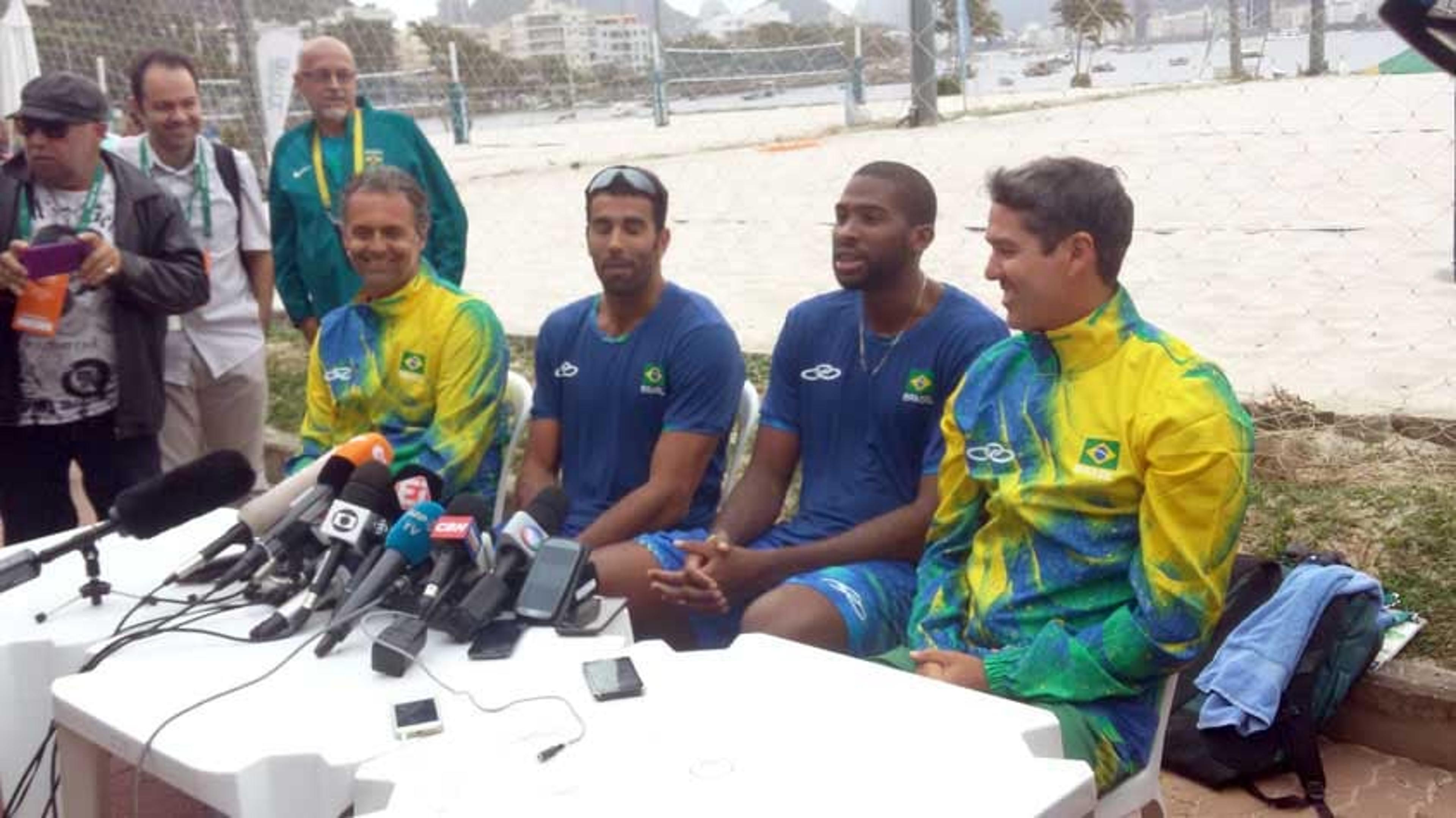 Dupla do vôlei de praia quer ousar na Olimpíada com estilo fora do comum