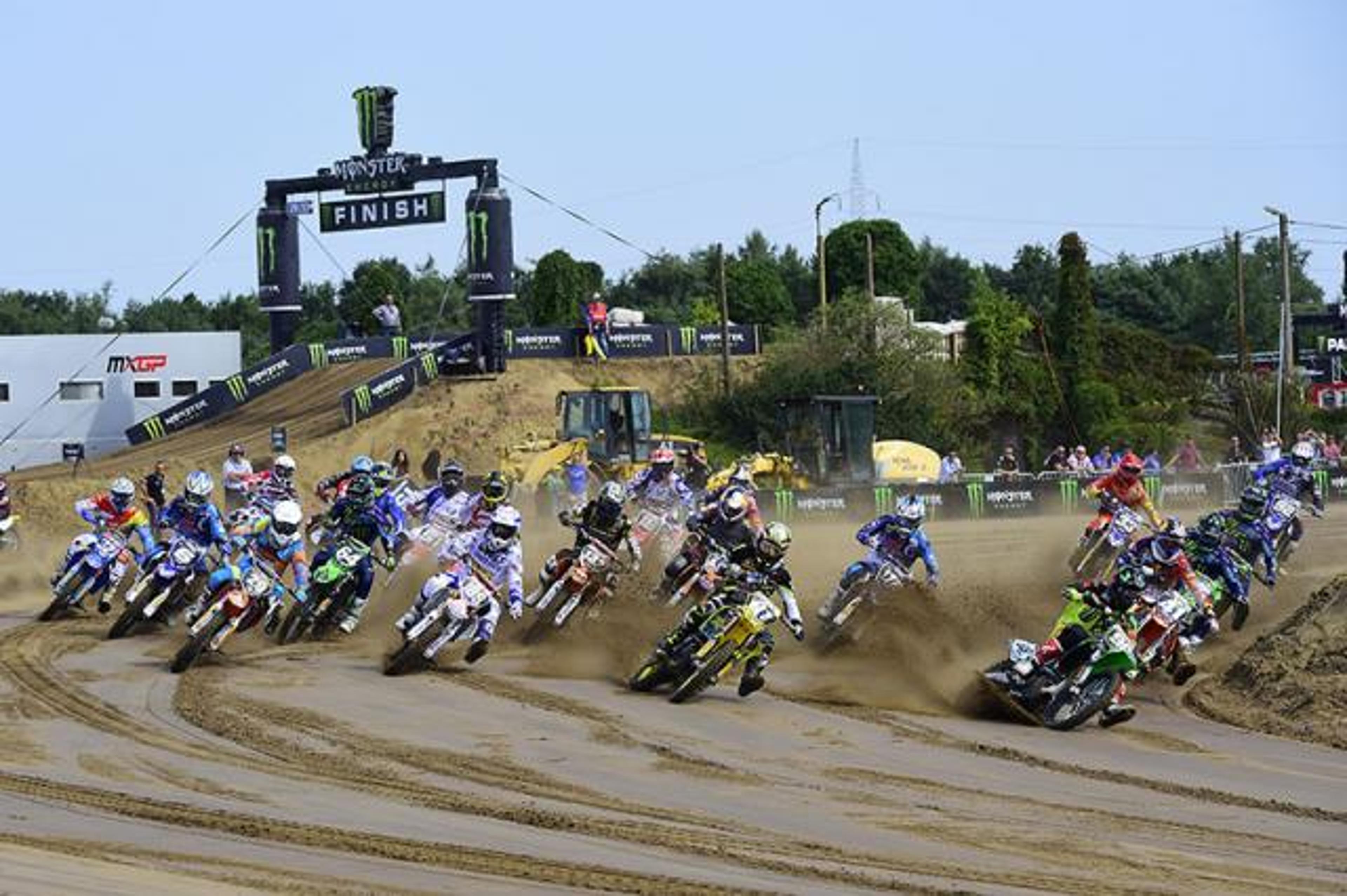 Pilotos se preparam para etapa do MXGP na Bélgica