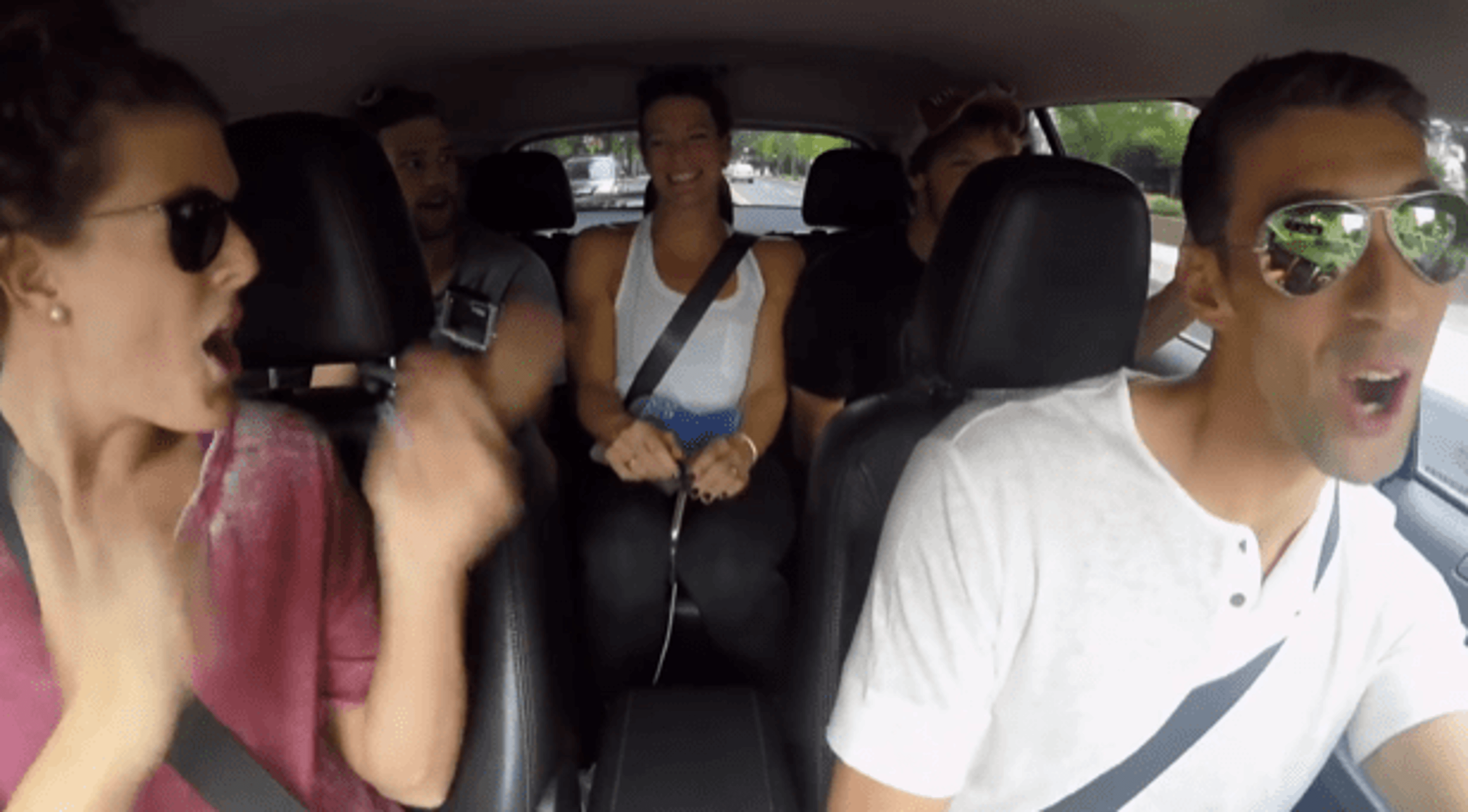 VÍDEO: Phelps e equipe americana de natação se divertem com sessão de karaokê no carro