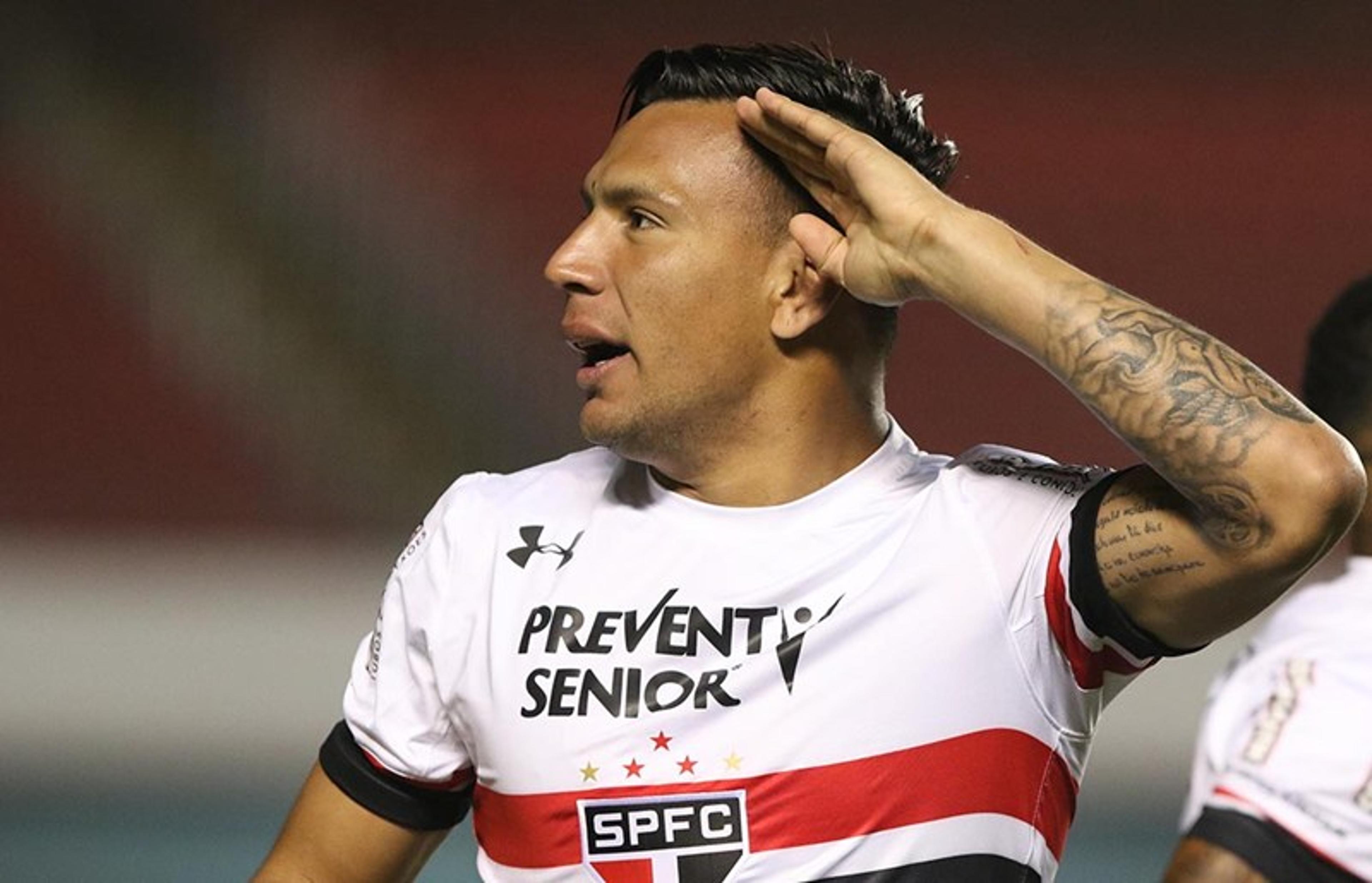 Perto de ter o terceiro técnico no São Paulo, Chavez diz: ‘interino está bem’