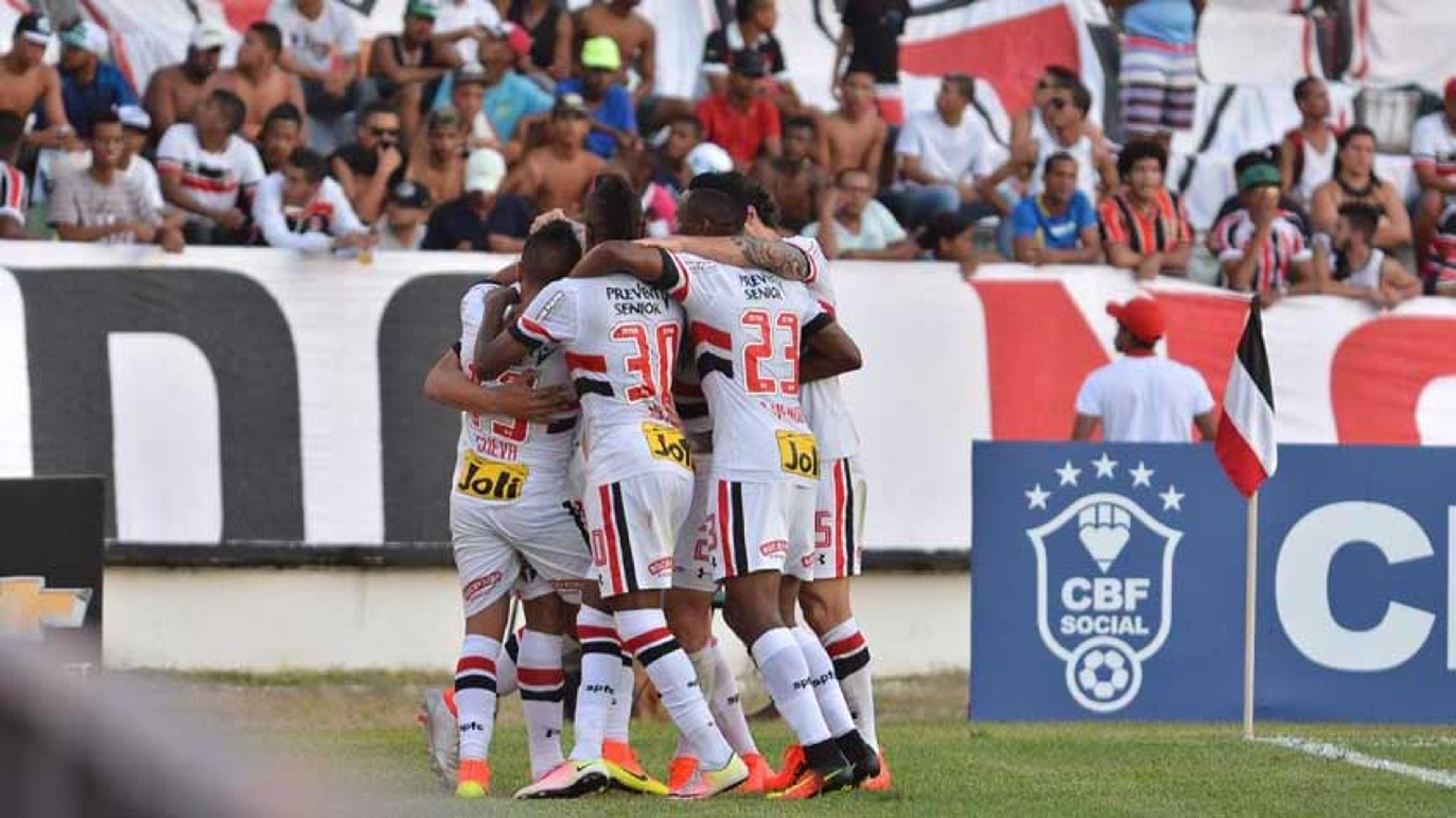 Jardine explica mudanças para deixar São Paulo mais leve em campo