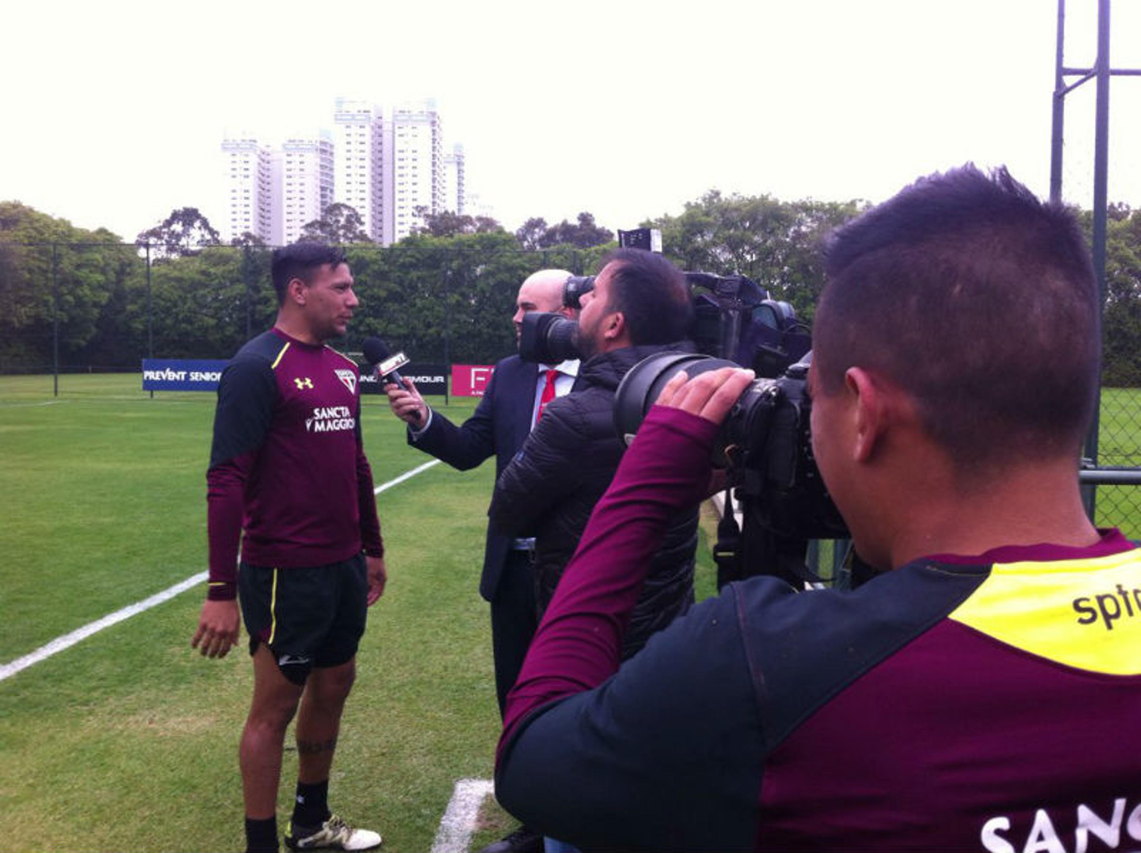 Com Cueva de fotógrafo, André Jardine monta circuitos no São Paulo