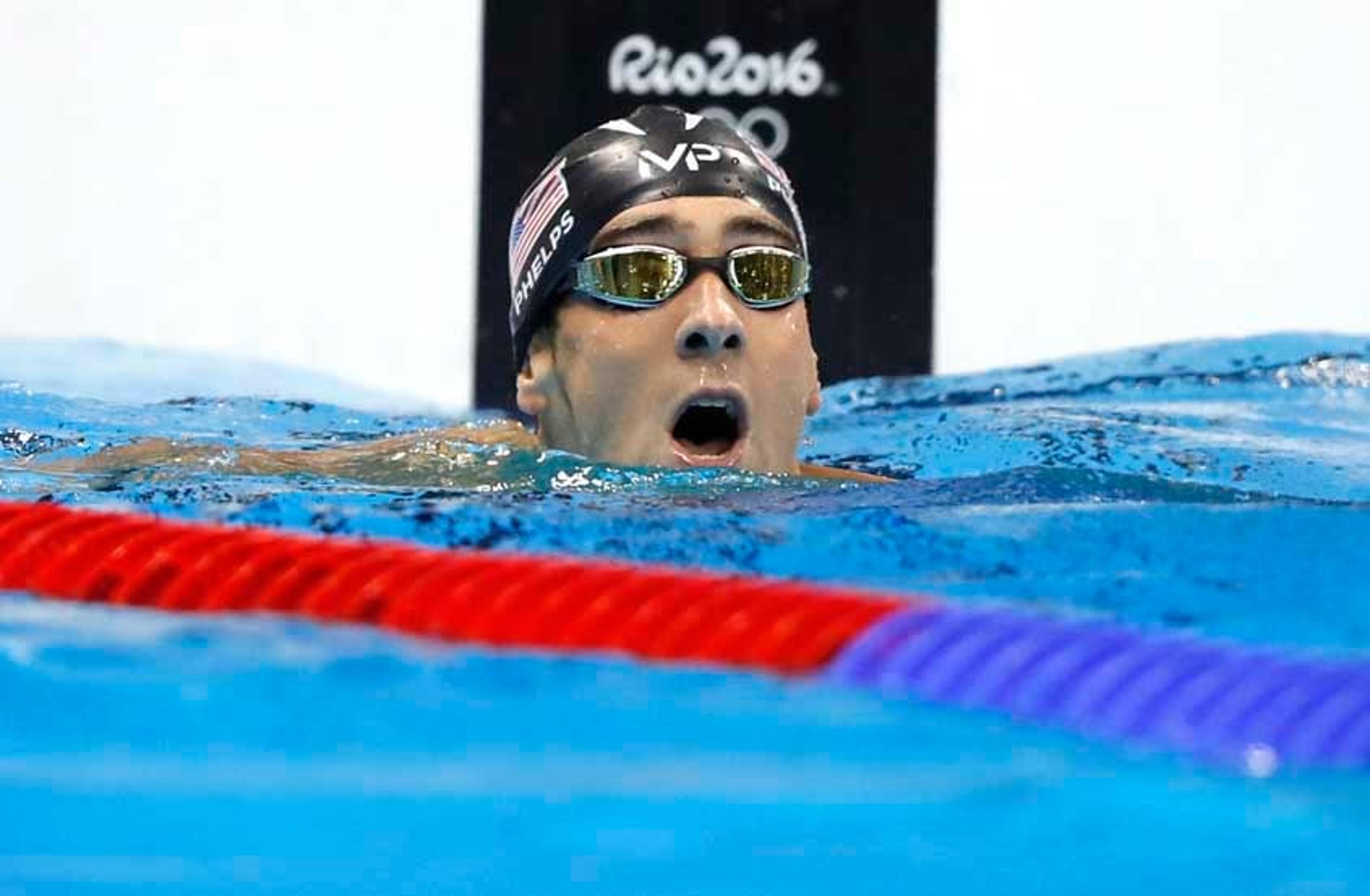 Phelps vai competir com tubarão branco em desafio de TV