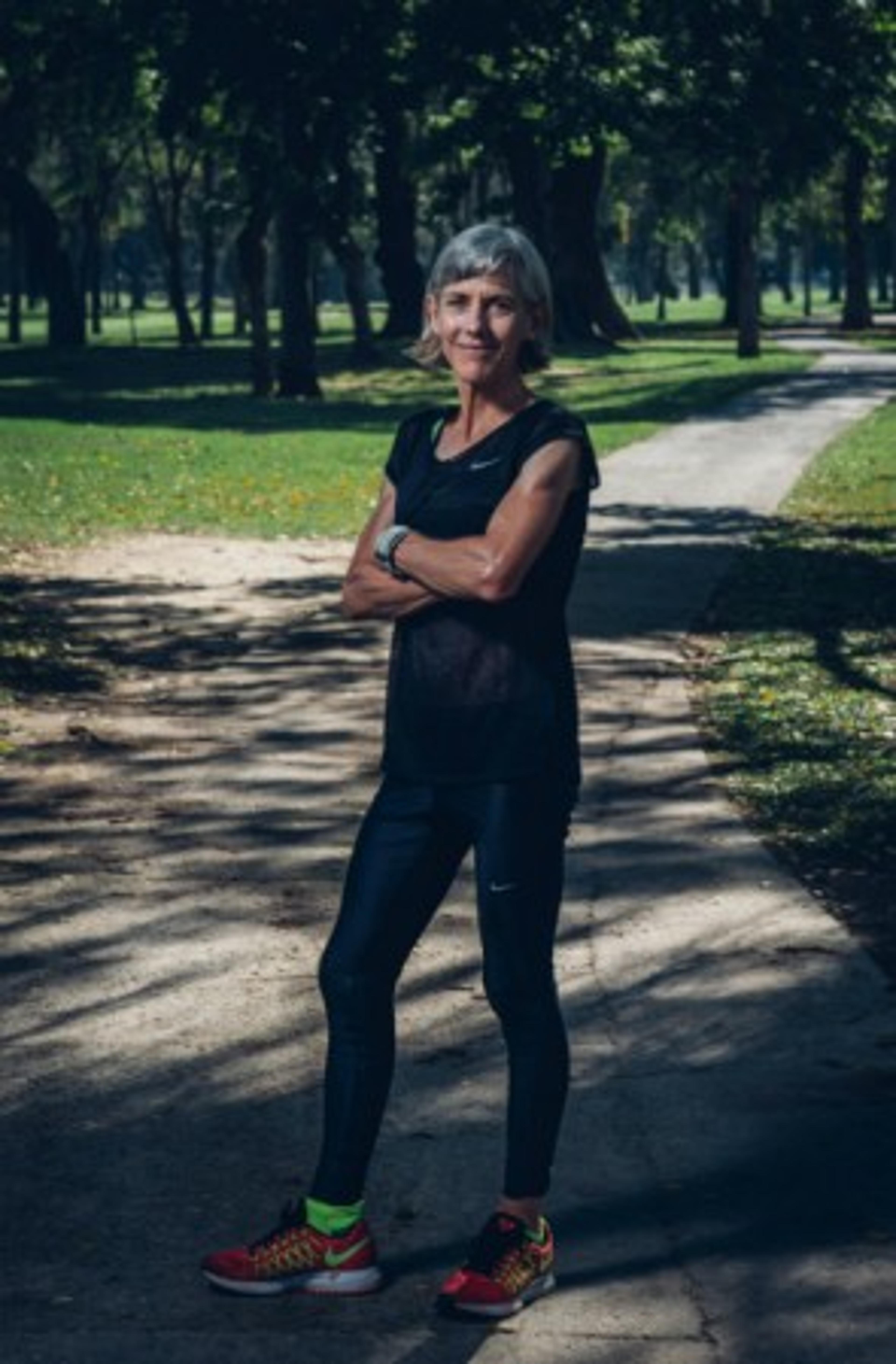 Primeira mulher medalhista de ouro em maratona é incansável e inspiradora