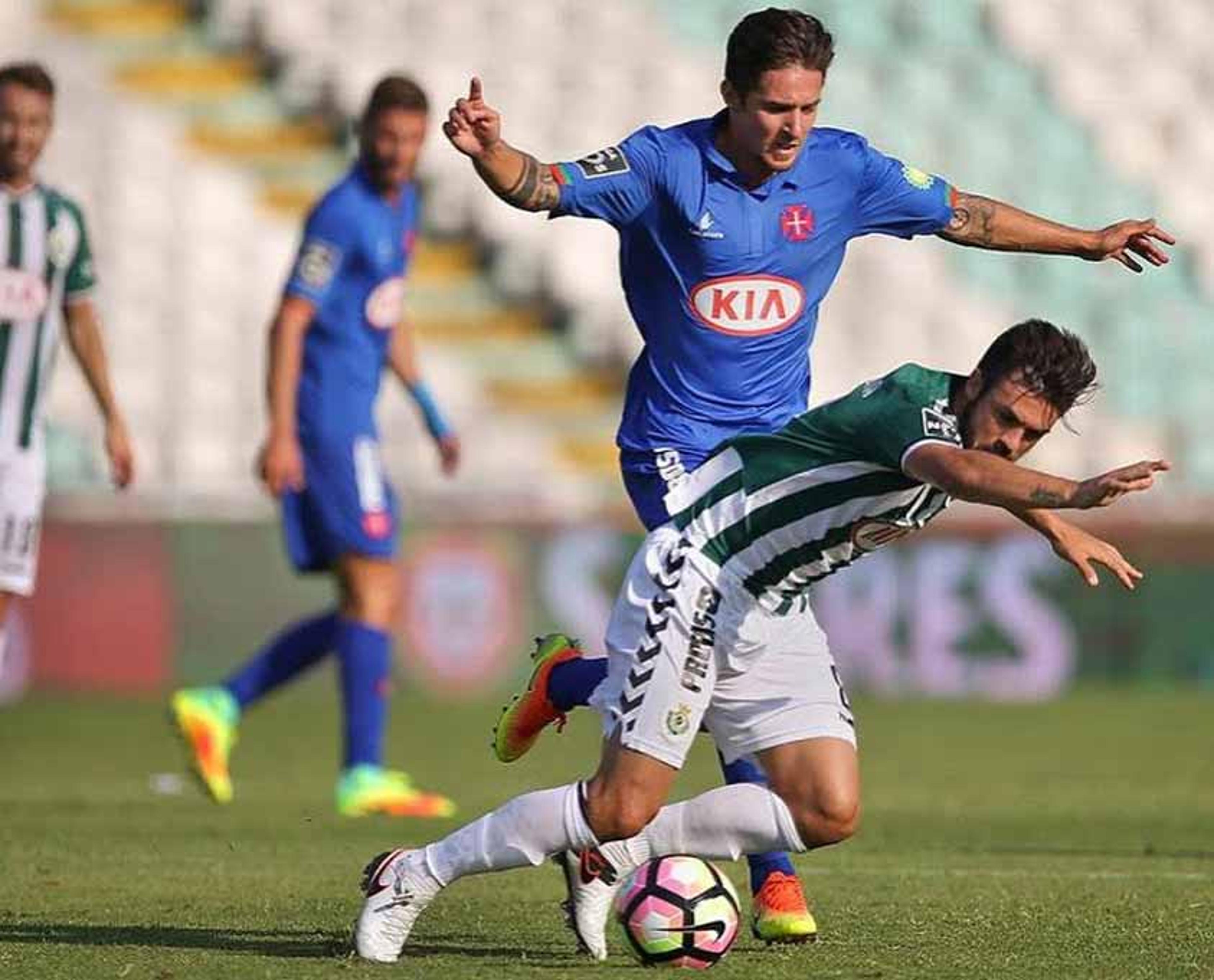 Sem vencer há cinco jogos, Setúbal enfrenta o Porto para encerrar jejum