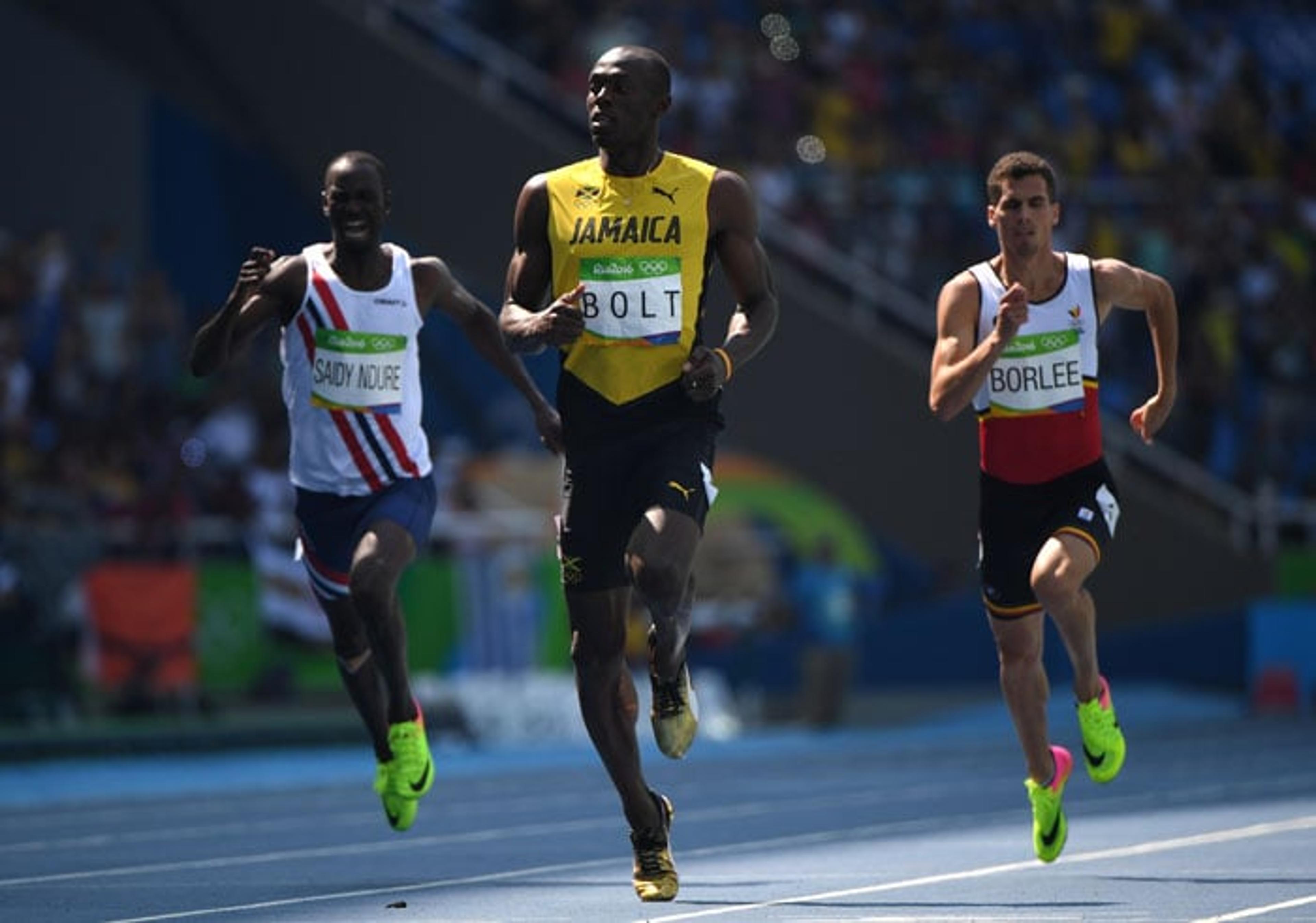 Usain Bolt avança à semifinal dos 200m livre e revela: ‘Estava nervoso’