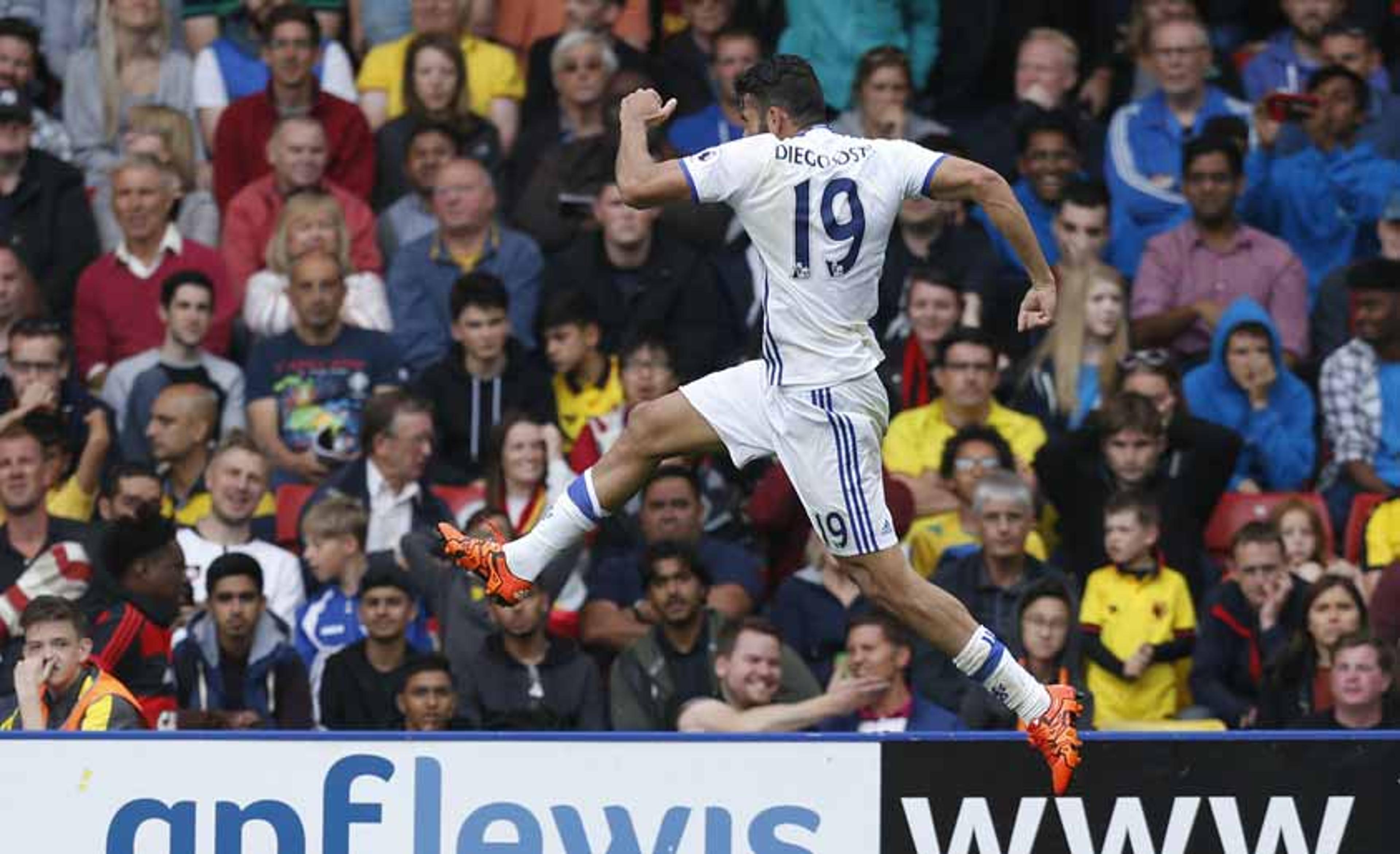 Diego Costa marca no fim e garante segunda vitória do Chelsea no Inglês