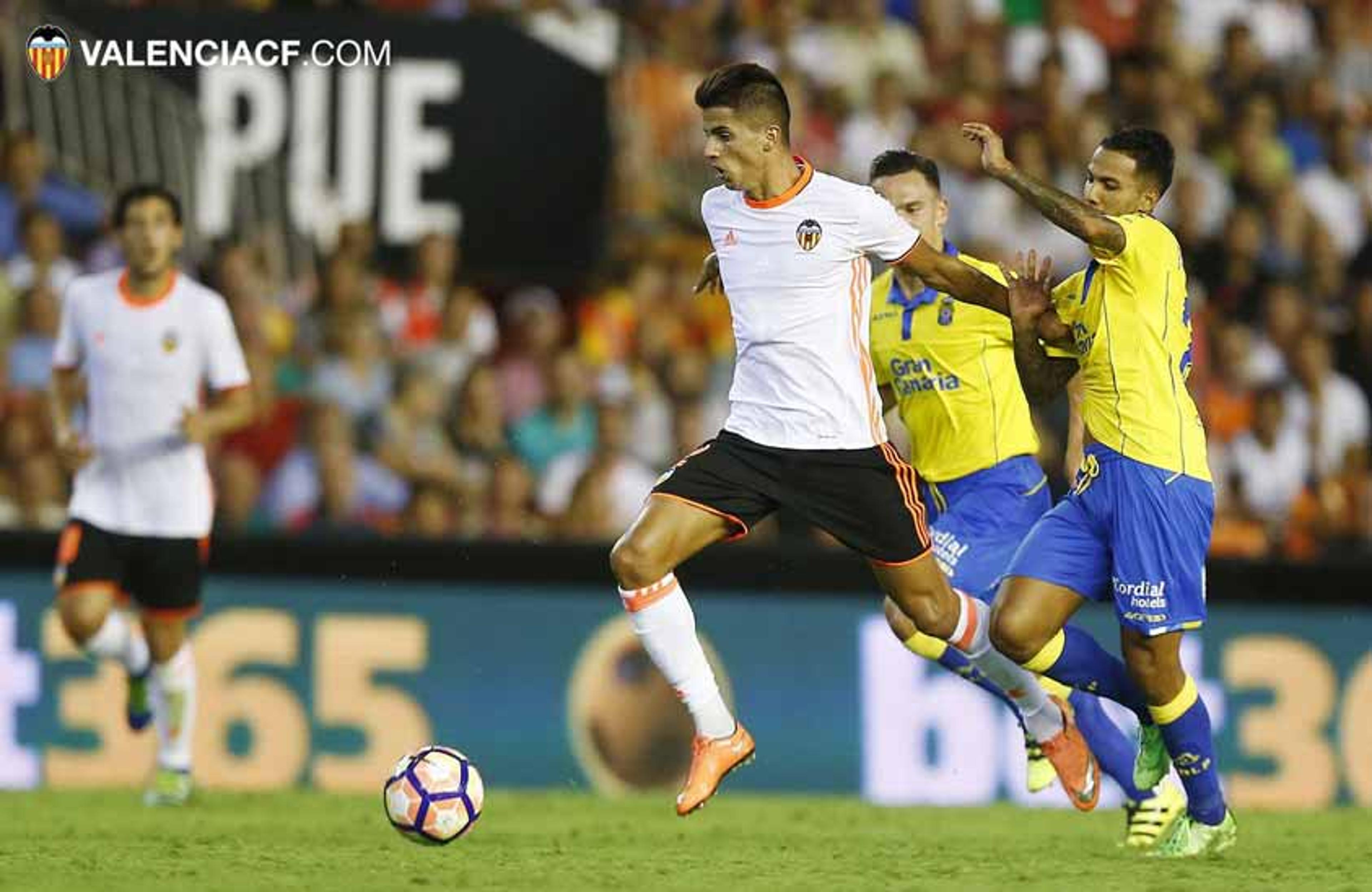 Las Palmas bate o Valencia no Mestalla e estreia bem no Espanhol