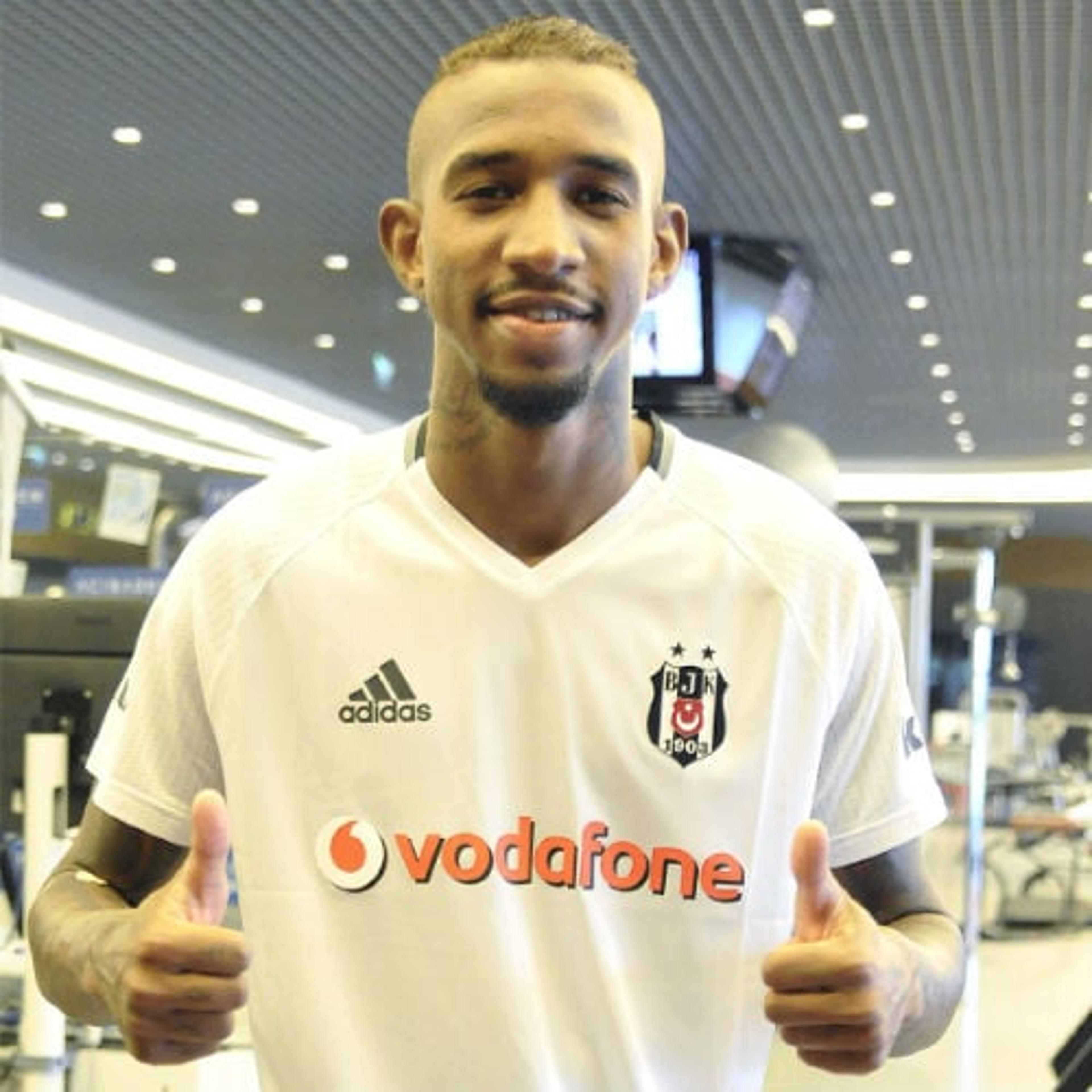 Talisca assina com Besiktas: ‘Chego para fazer história com essa camisa’