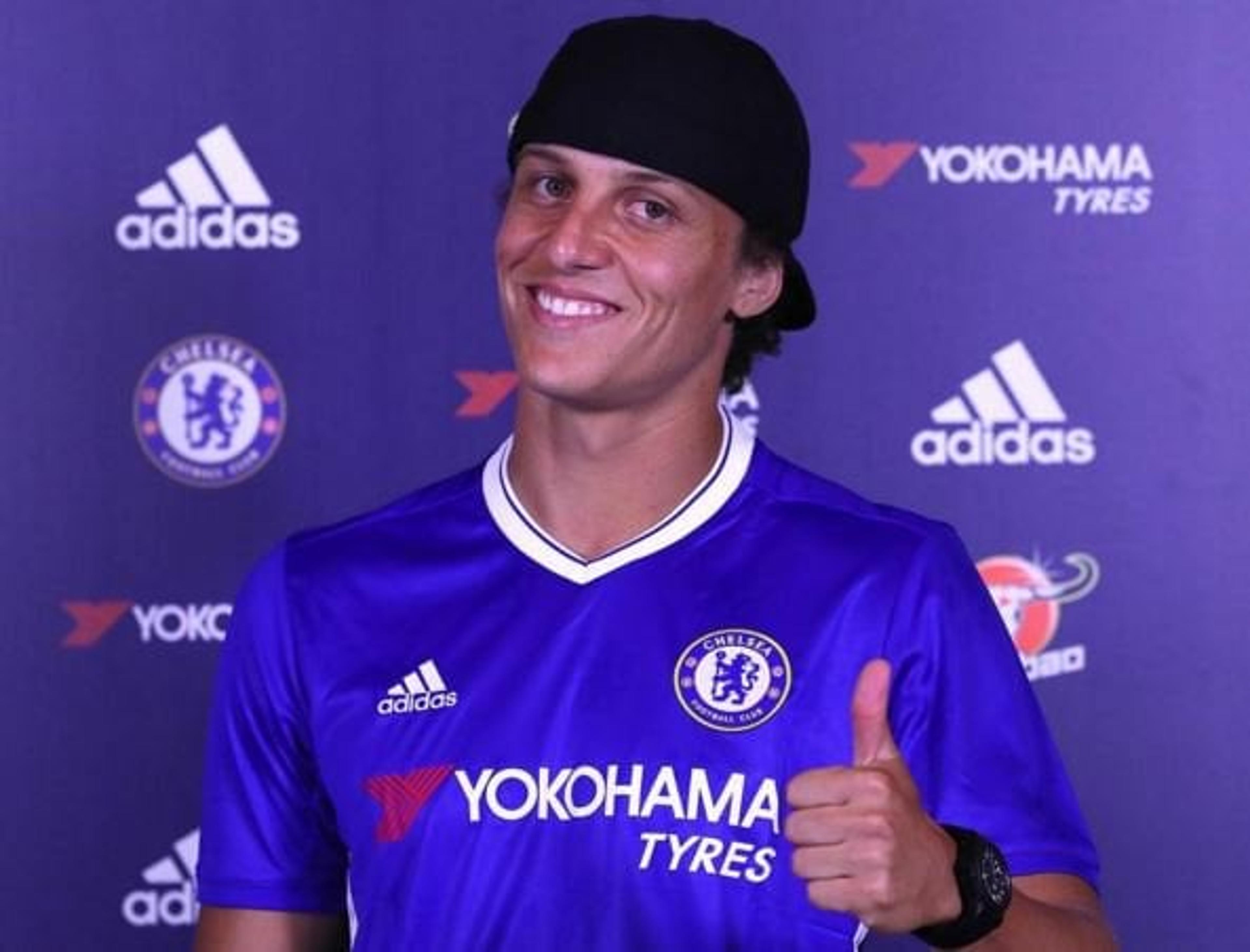 De volta ao Chelsea, David Luiz sonha com títulos: ‘Tenho fome de vitórias’