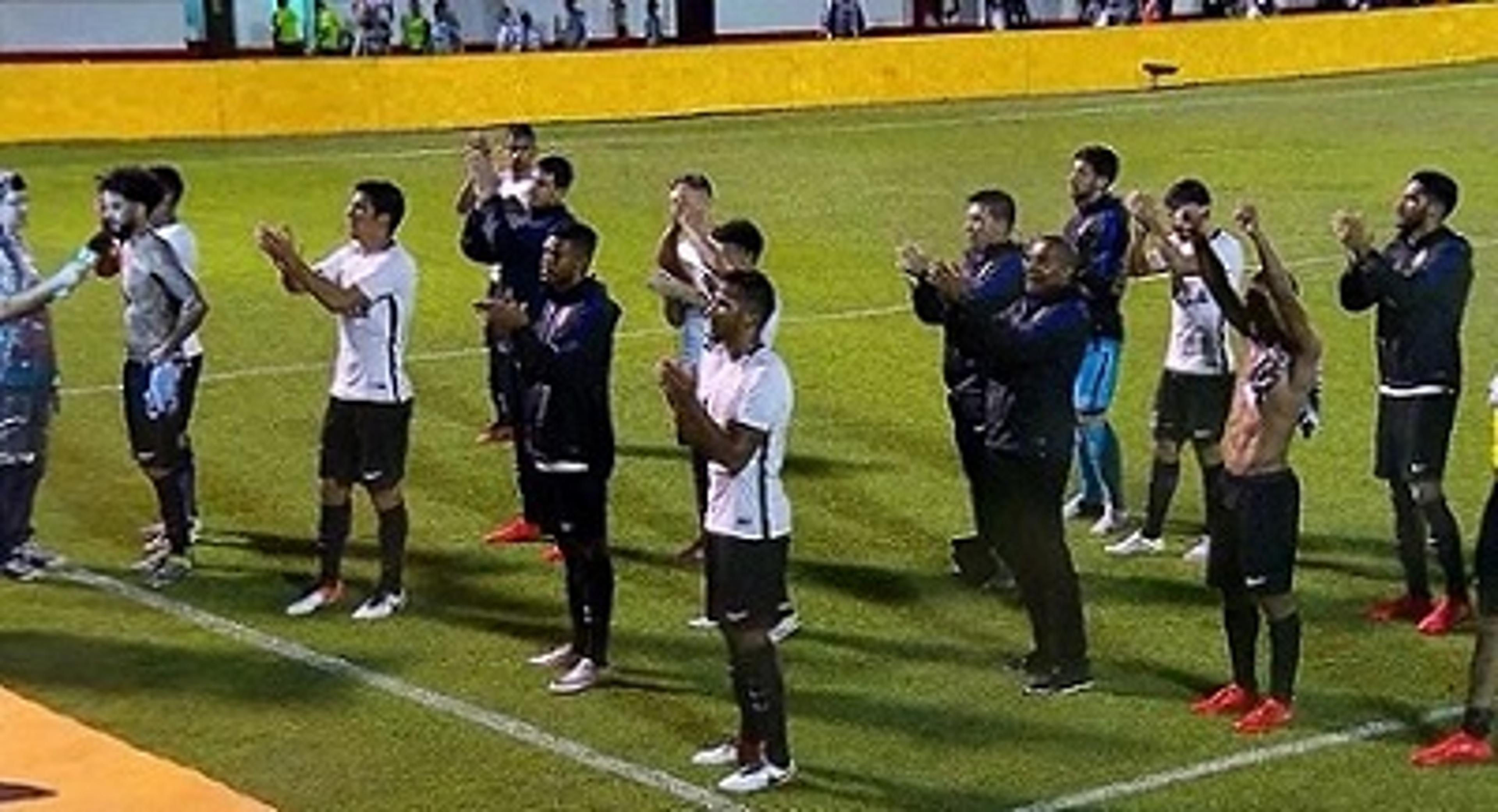 ‘Parabéns a você’: Corinthians exalta empate e festeja 106 anos em campo