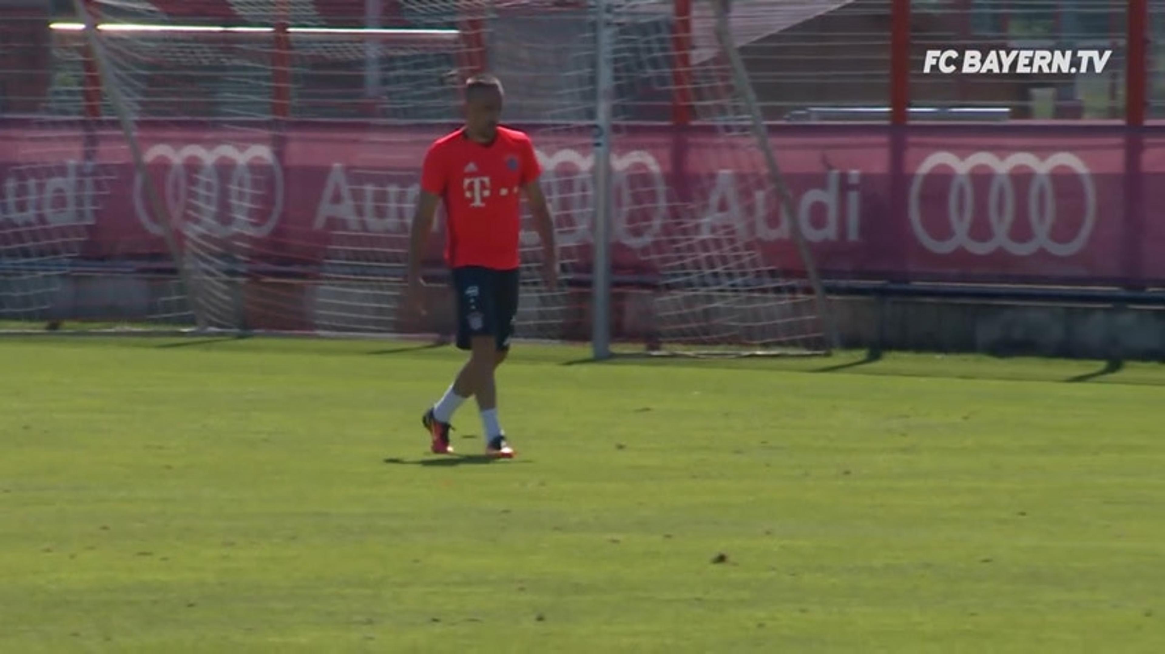 VÍDEO: Ribéry é destaque em treino do Bayern com golaço de voleio