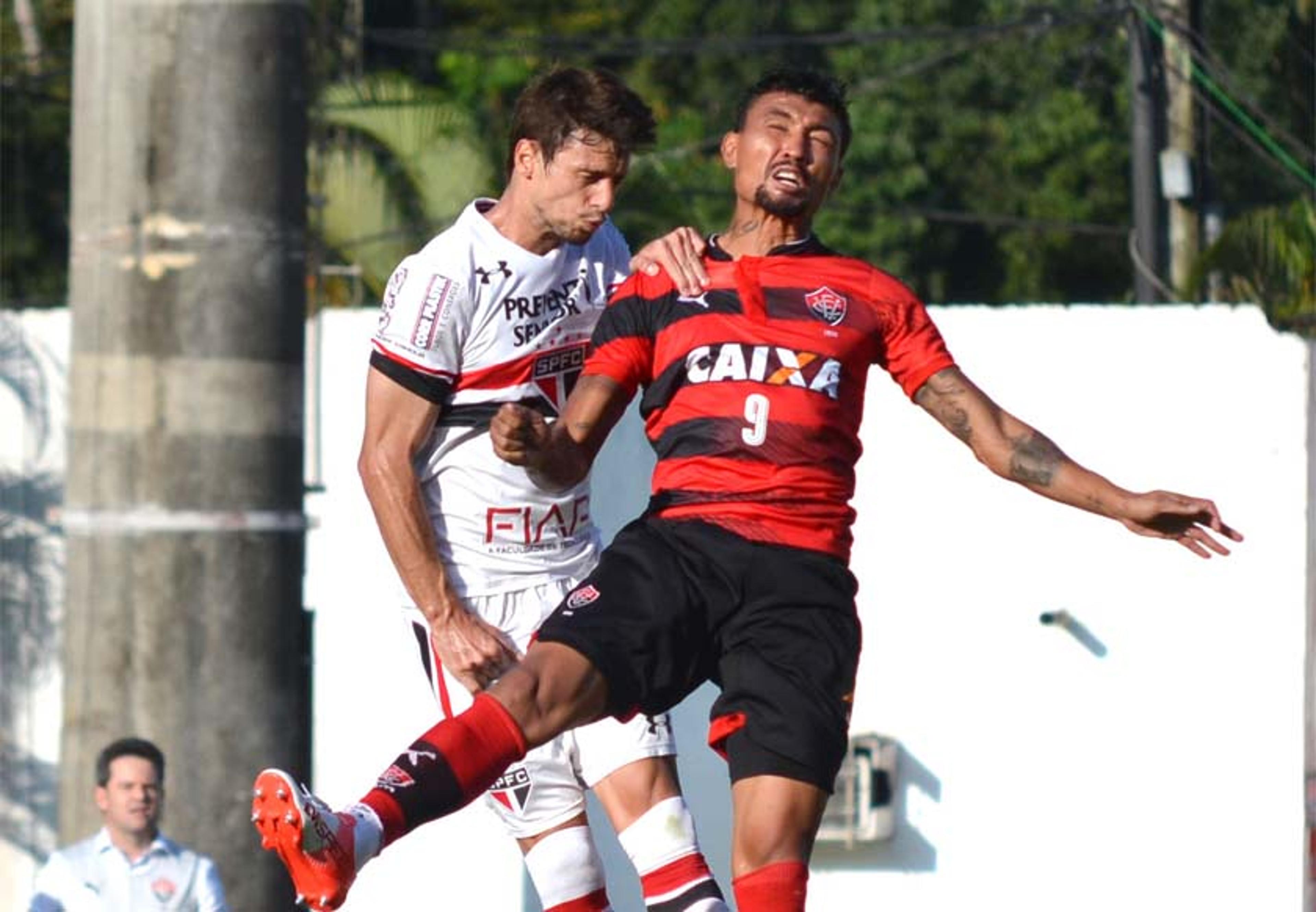 Sem poder de reação, São Paulo luta contra própria cabeça no Brasileirão