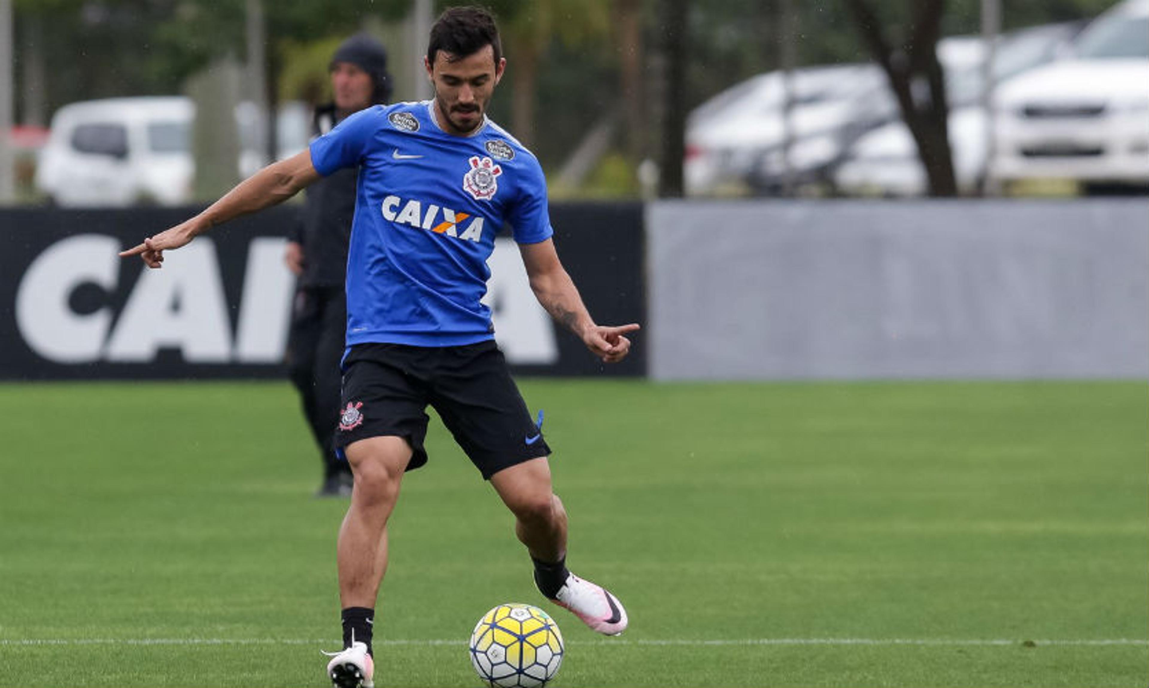 Uendel retoma rotina no Corinthians, e Arana já reconhece volta ao banco