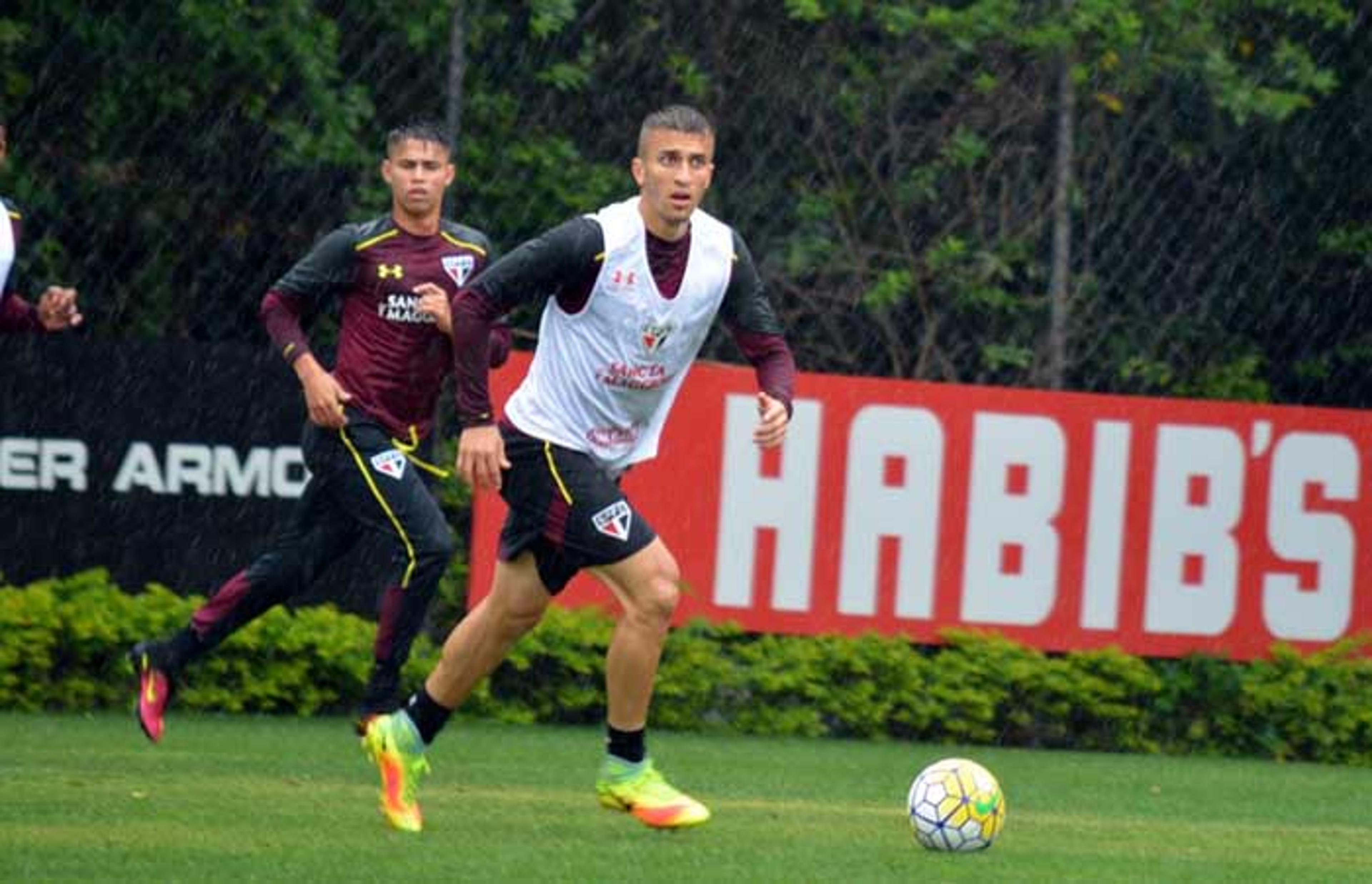 São Paulo relaciona 23 jogadores para encarar o Santa Cruz; veja lista