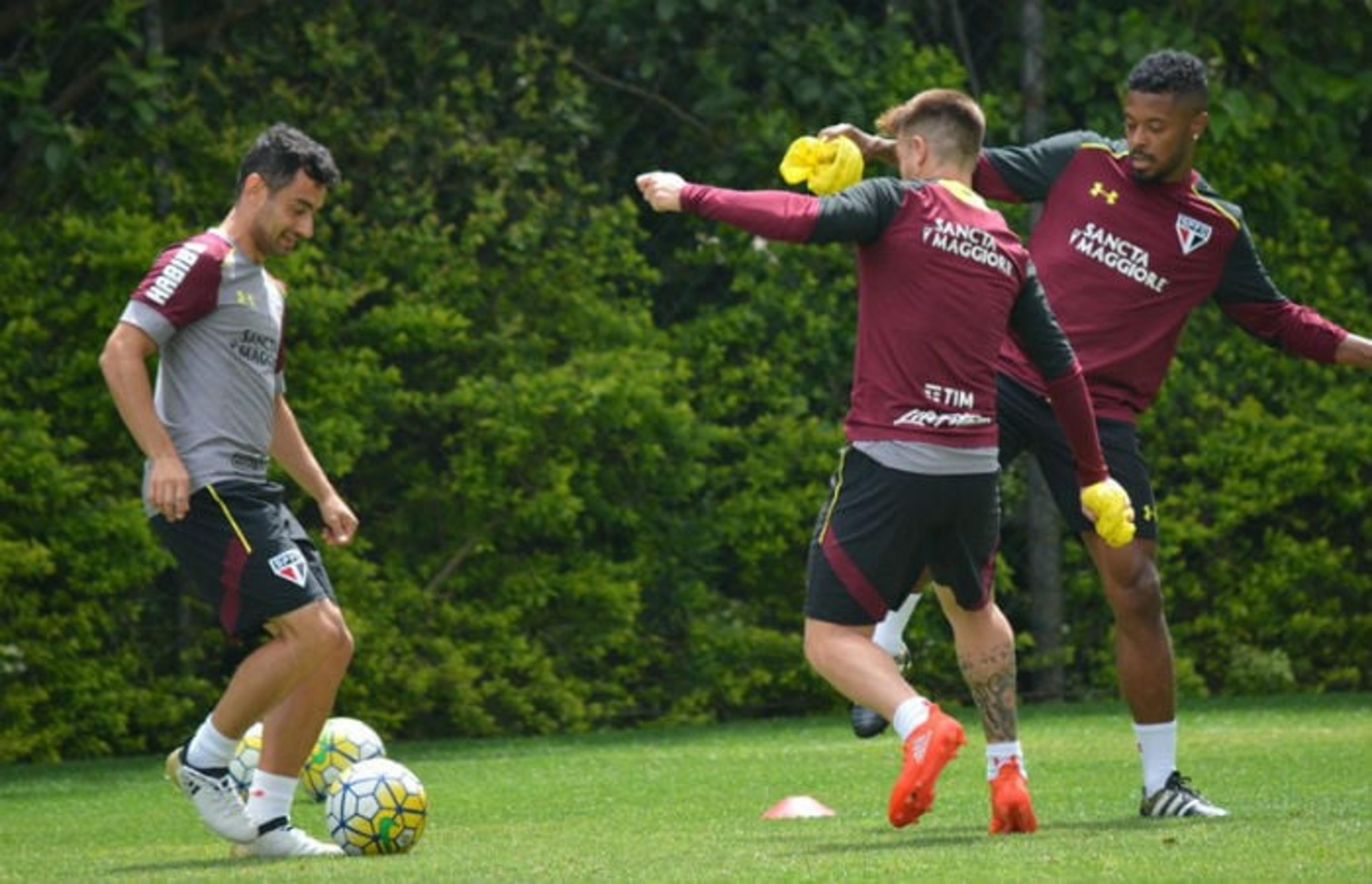 Chape recua e Coritiba prepara investida por meia do São Paulo