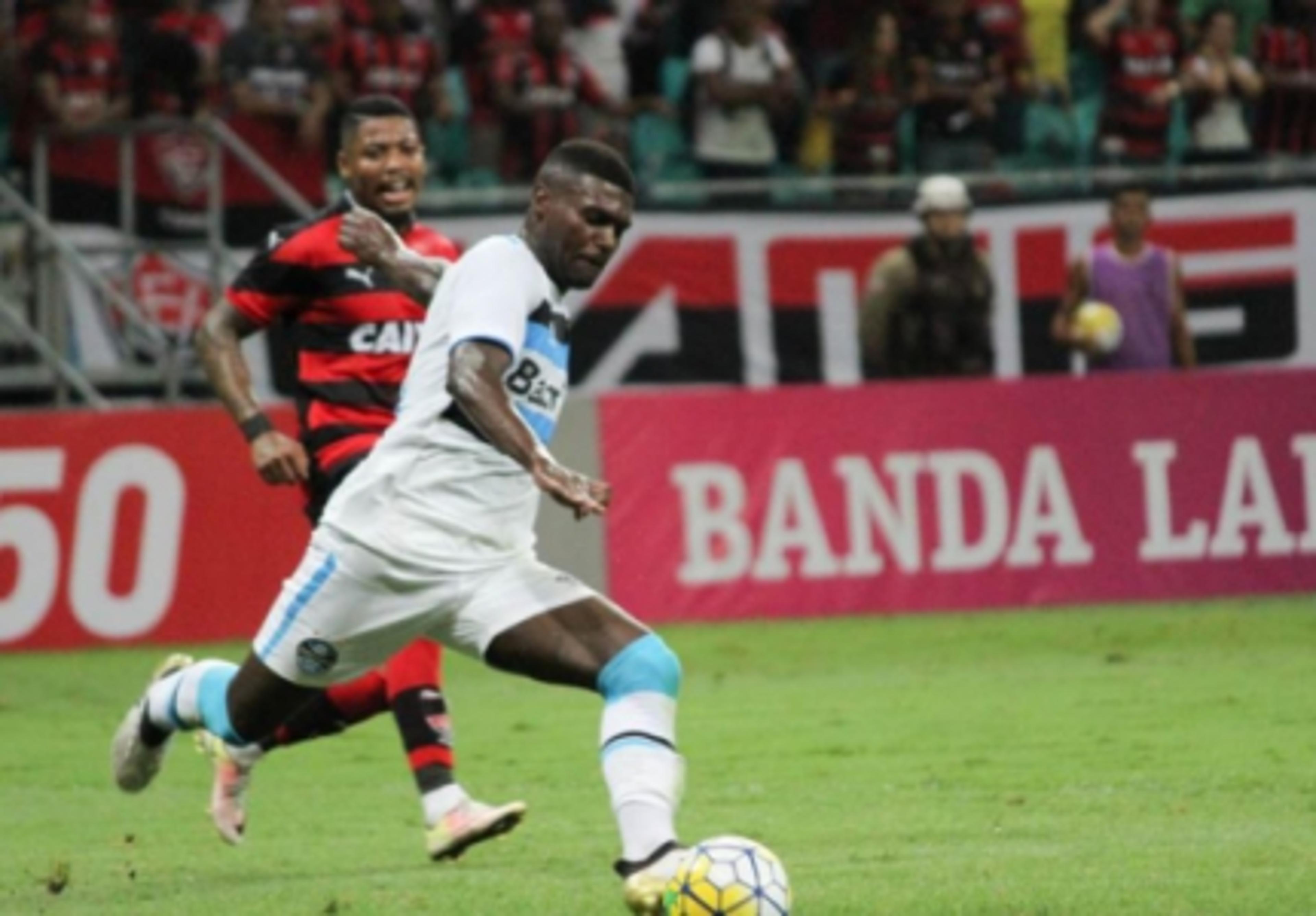 AO VIVO: De olho no topo da tabela, Grêmio visita o Vitória