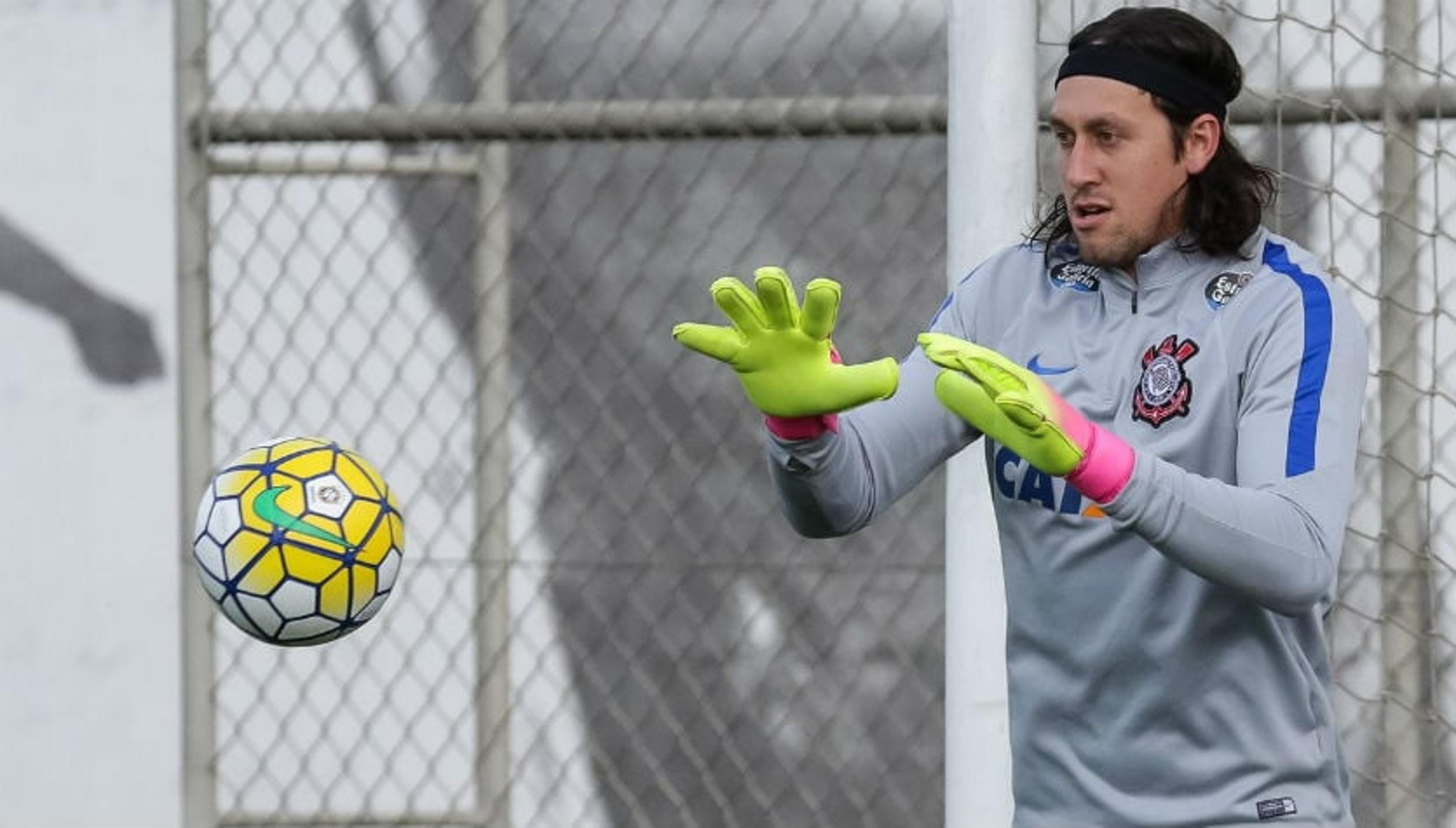 Em dia da volta do goleiro Cássio, Corinthians vence jogo-treino no CT