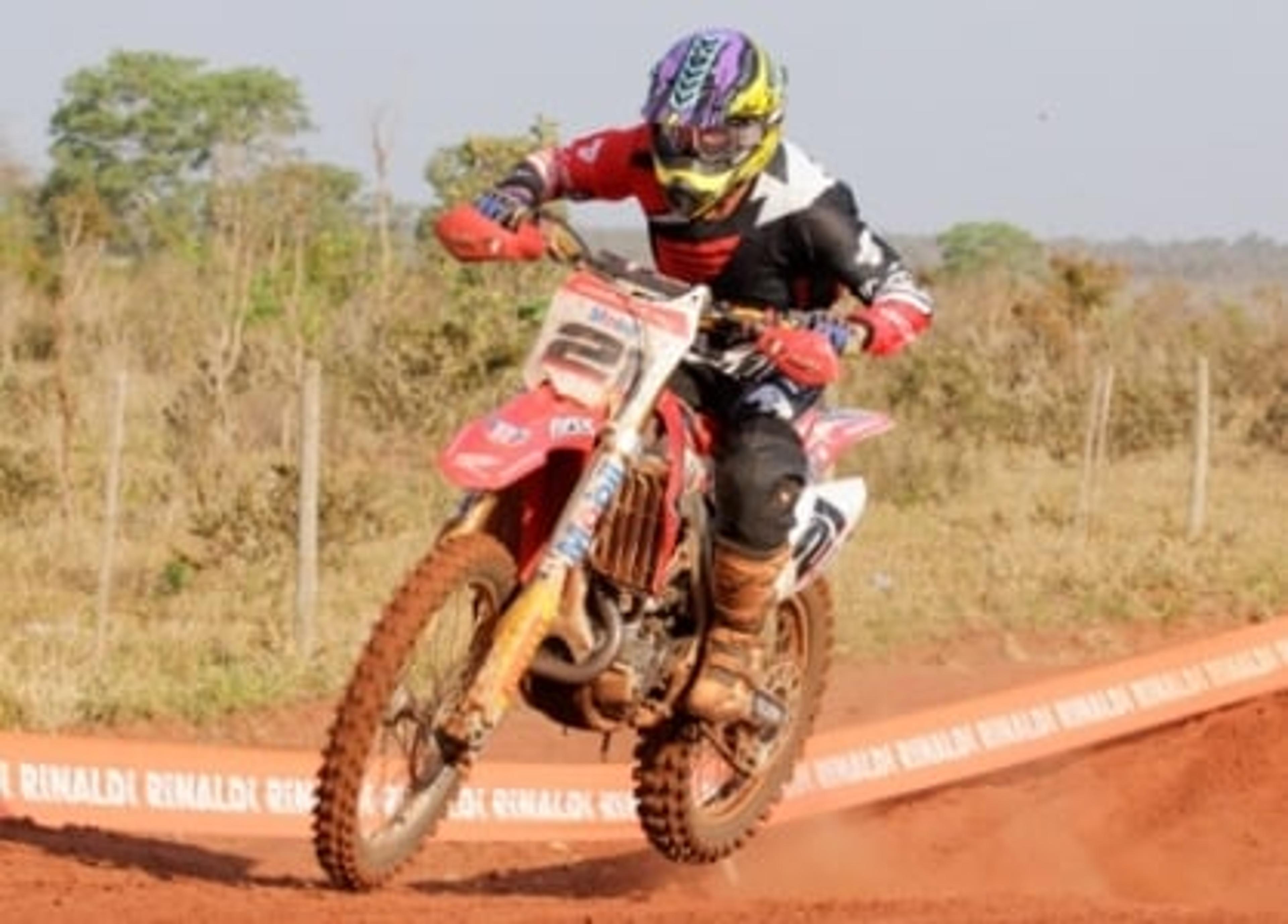 Piloto de motocross anuncia aposentadoria