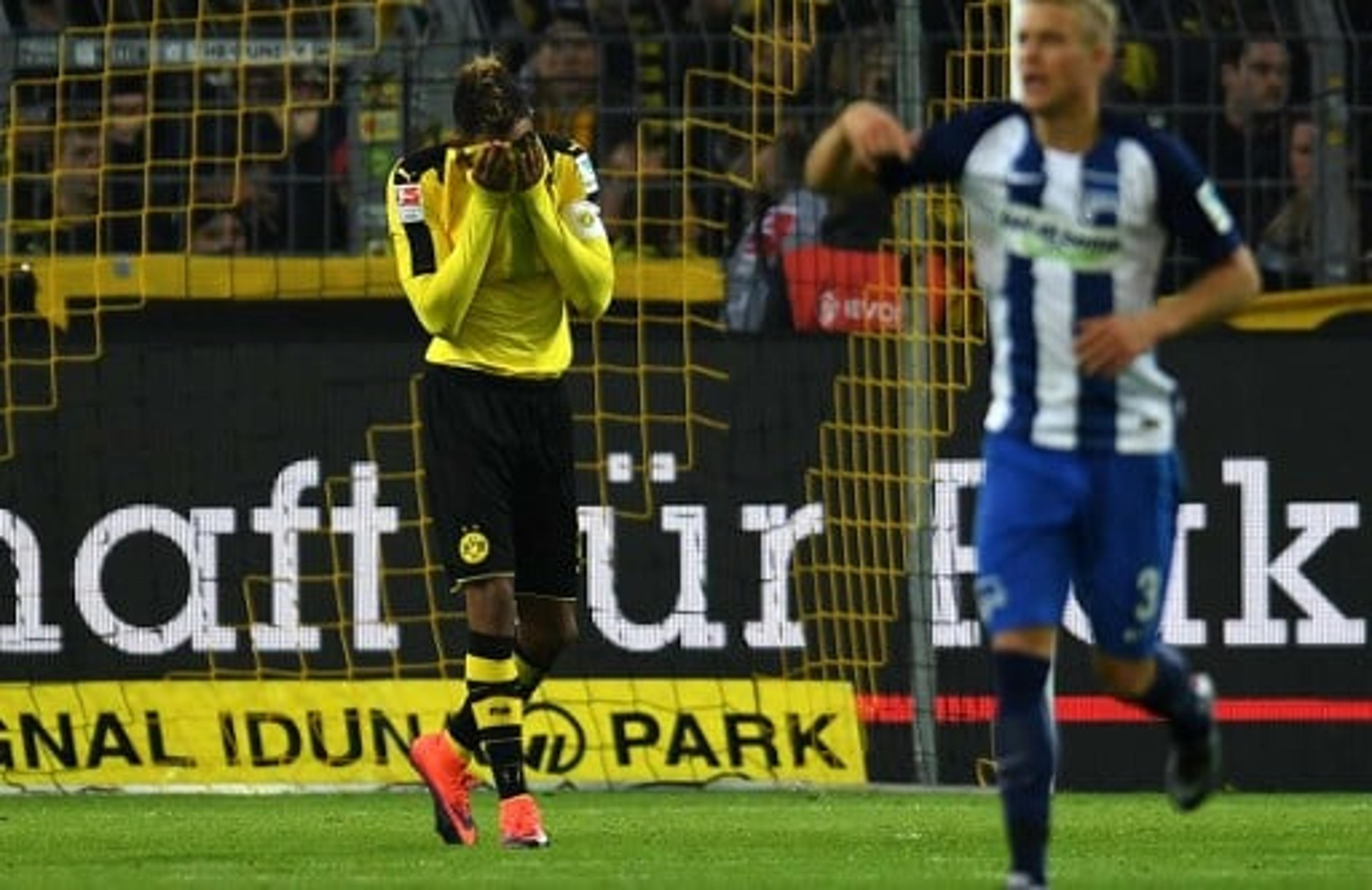 Aubameyang é dúvida no Dortmund para o clássico contra o Schalke