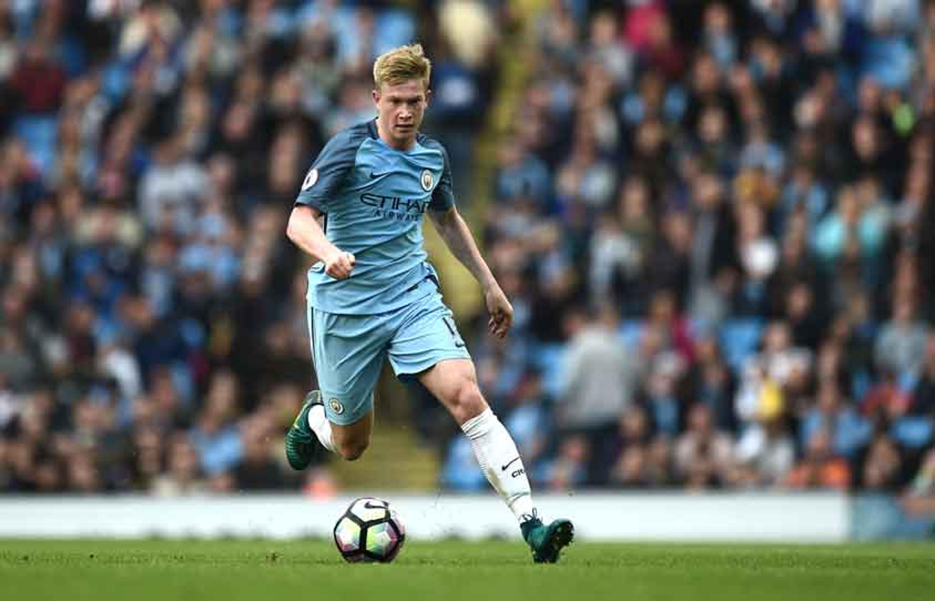 Recuperado de lesão, De Bruyne afirma: ‘Não temos medo do Barça’