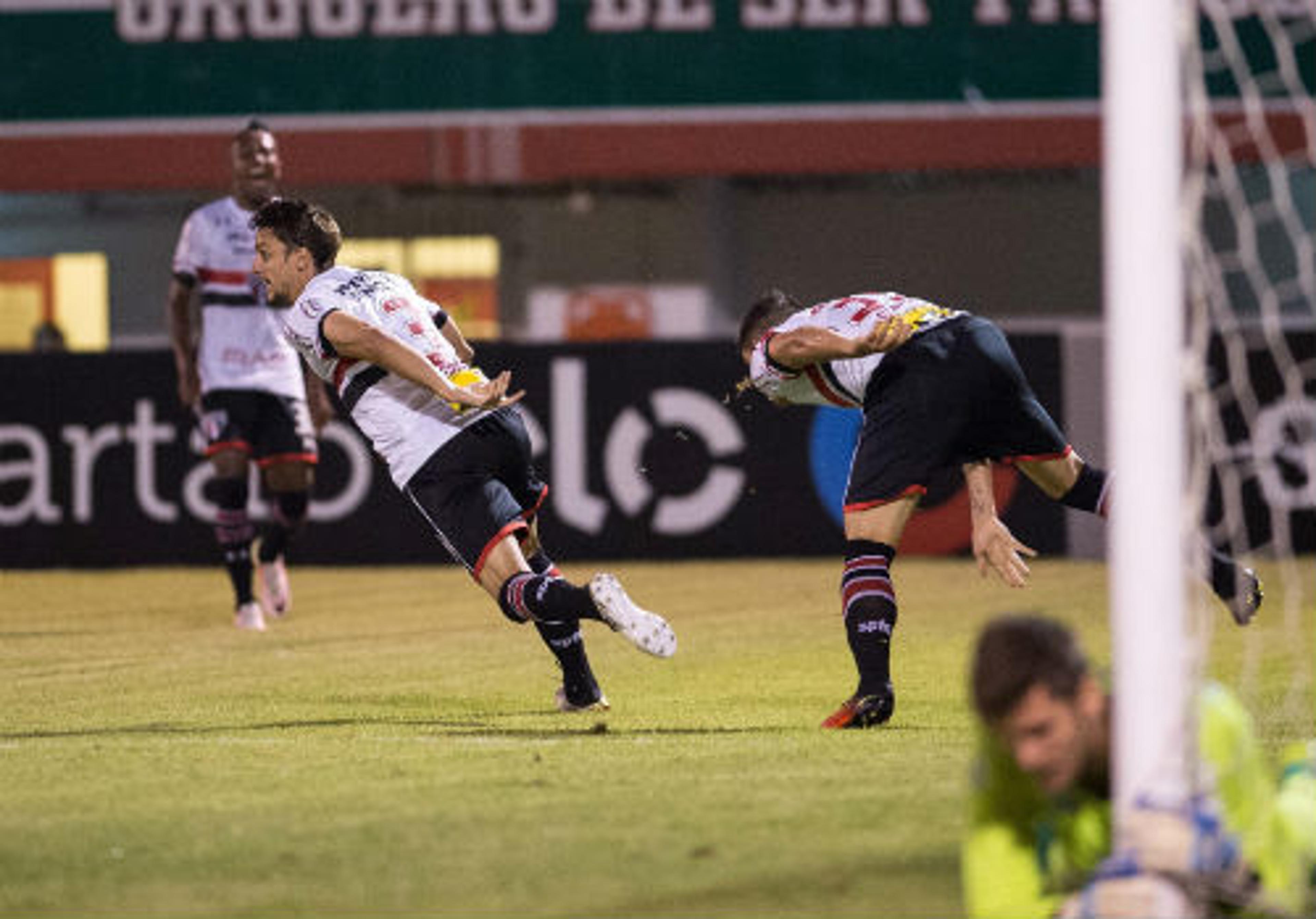 TEMPO REAL: São Paulo derrota o Fluminense em Mesquita. Siga o pós-jogo!