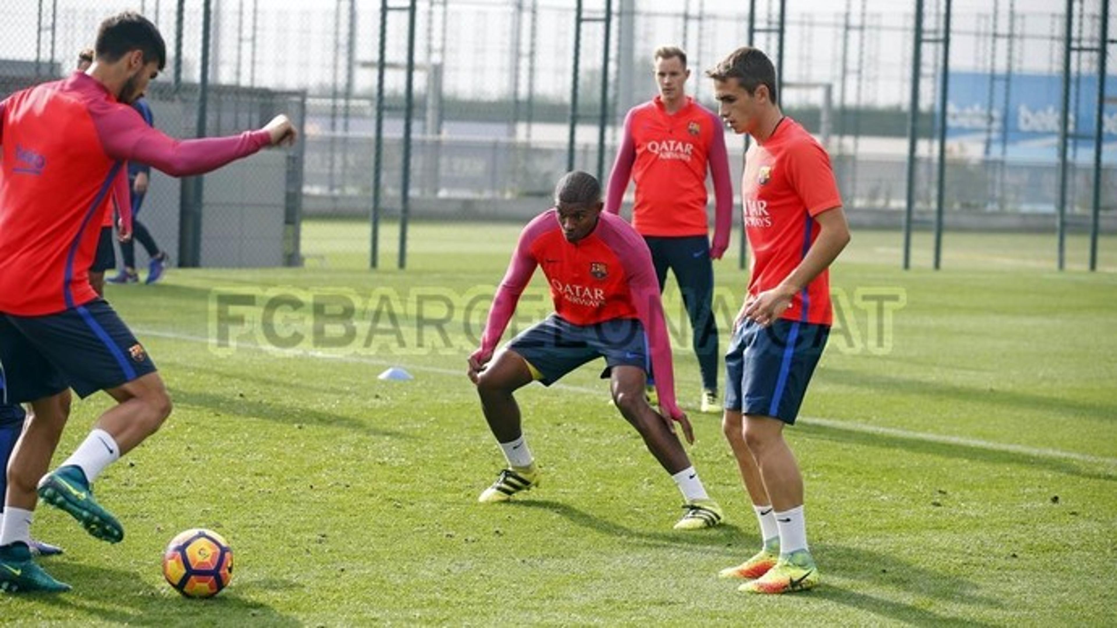 Marlon treina no Barcelona e será relacionado no Espanhol e Champions