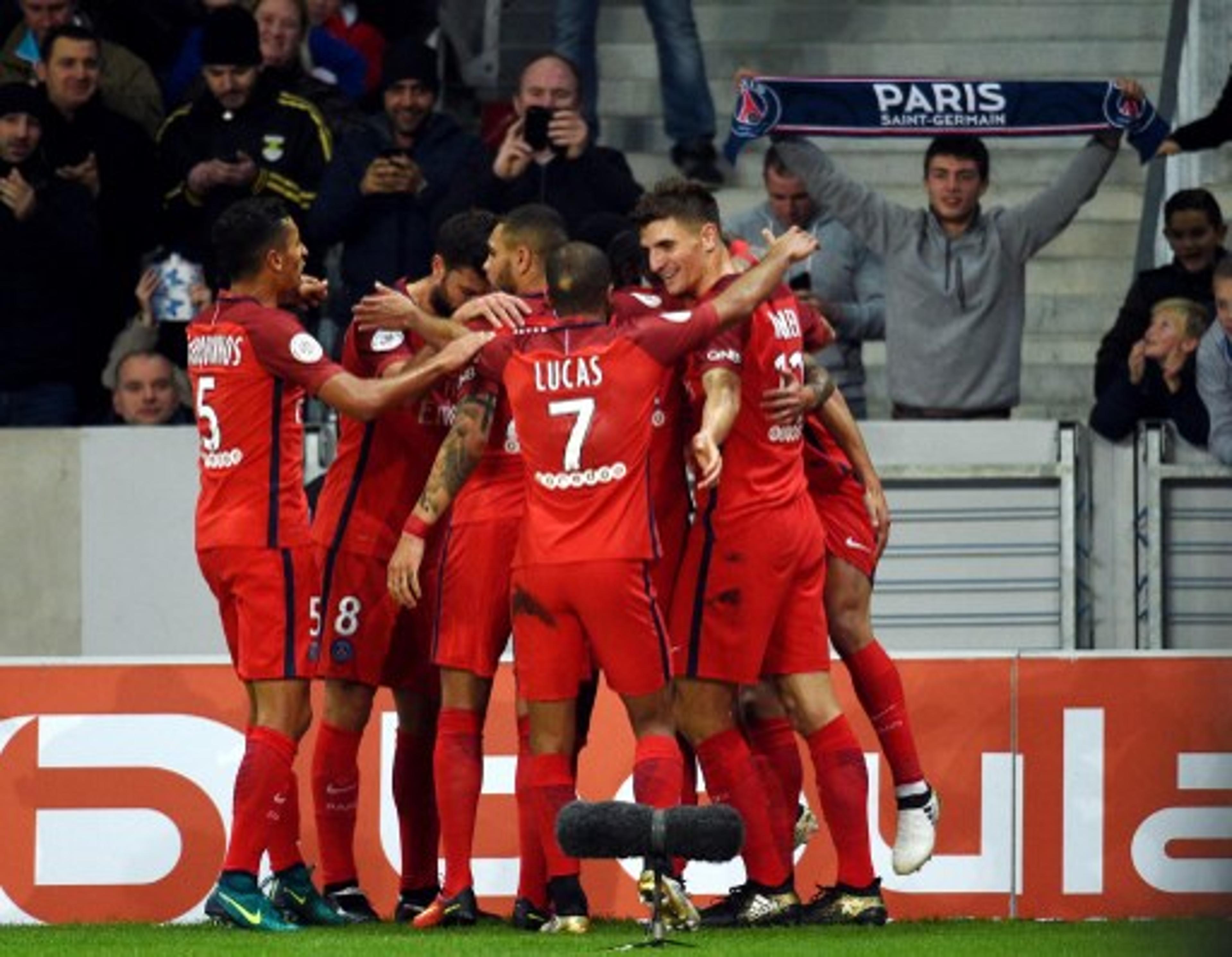 Cavani marca, PSG vence o Lille e assume a vice-liderança do Francês