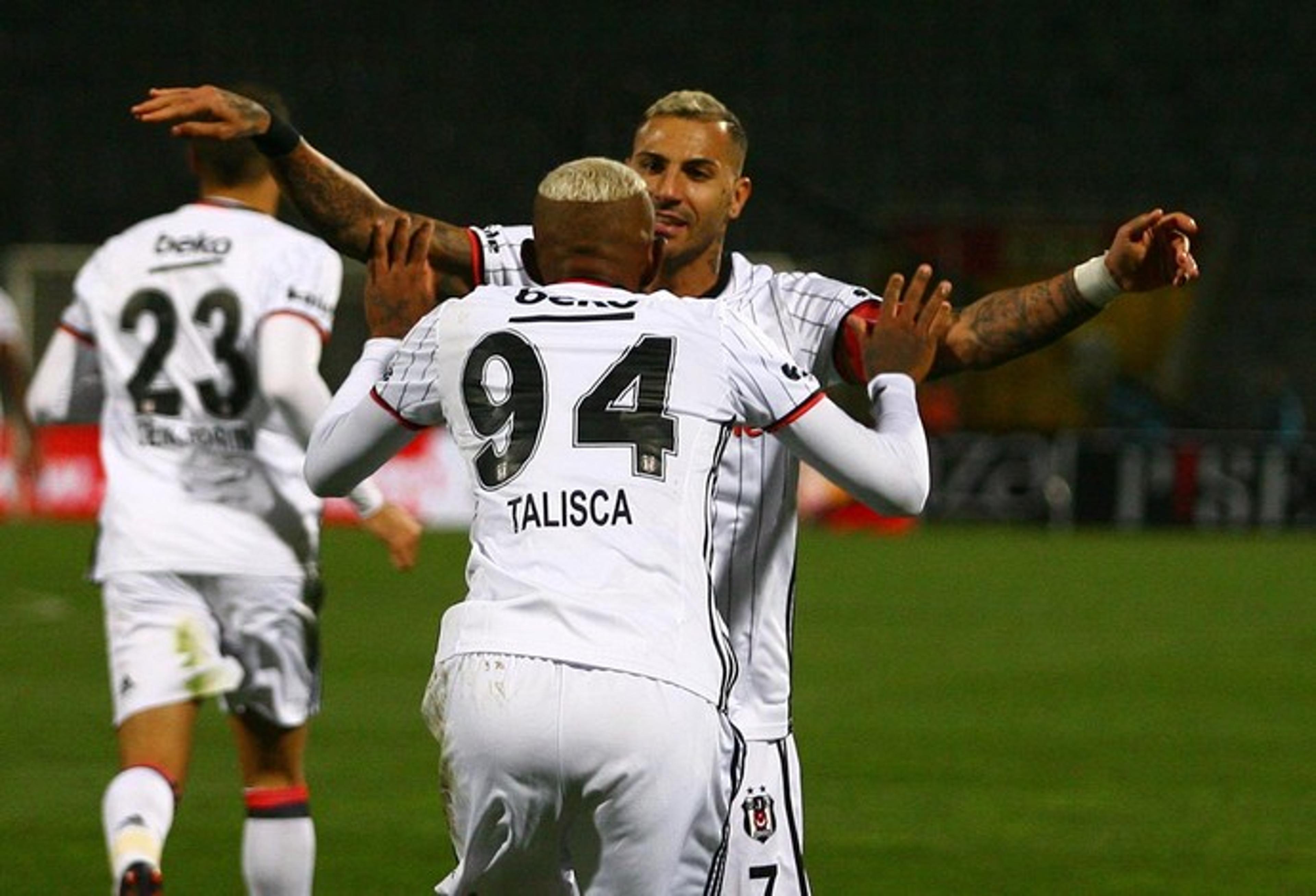 Talisca marca e evita derrota do Besiktas no Campeonato Turco