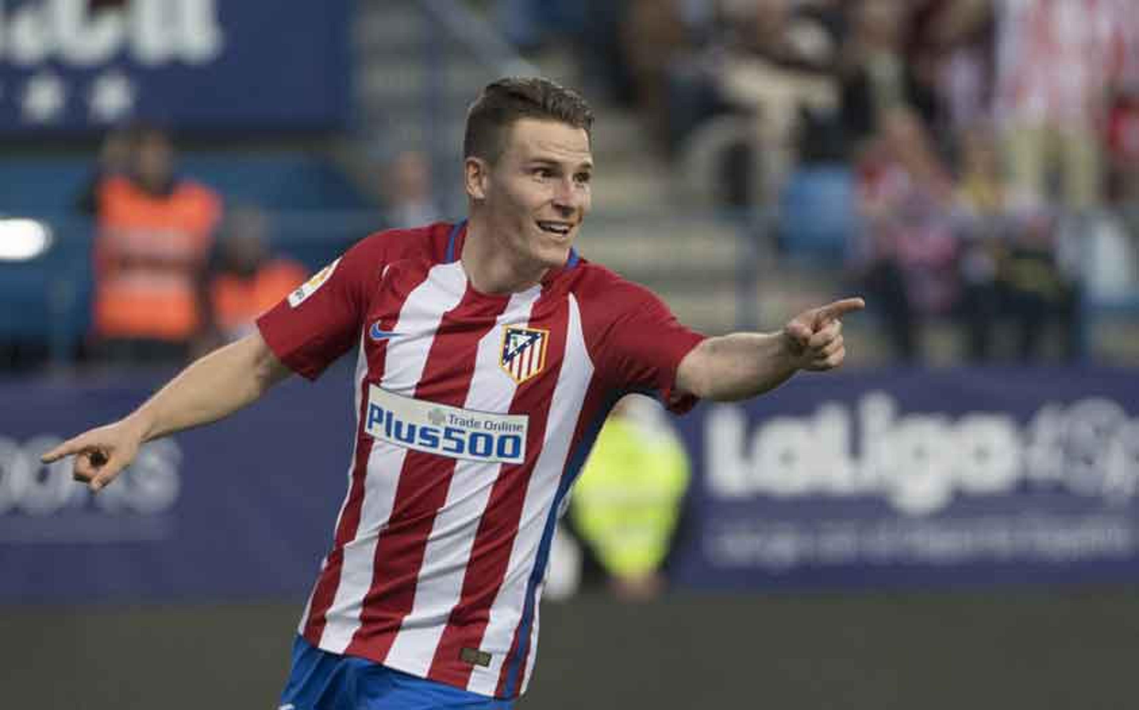 Com show de Carrasco e Gameiro, Atlético de Madrid vence o Málaga