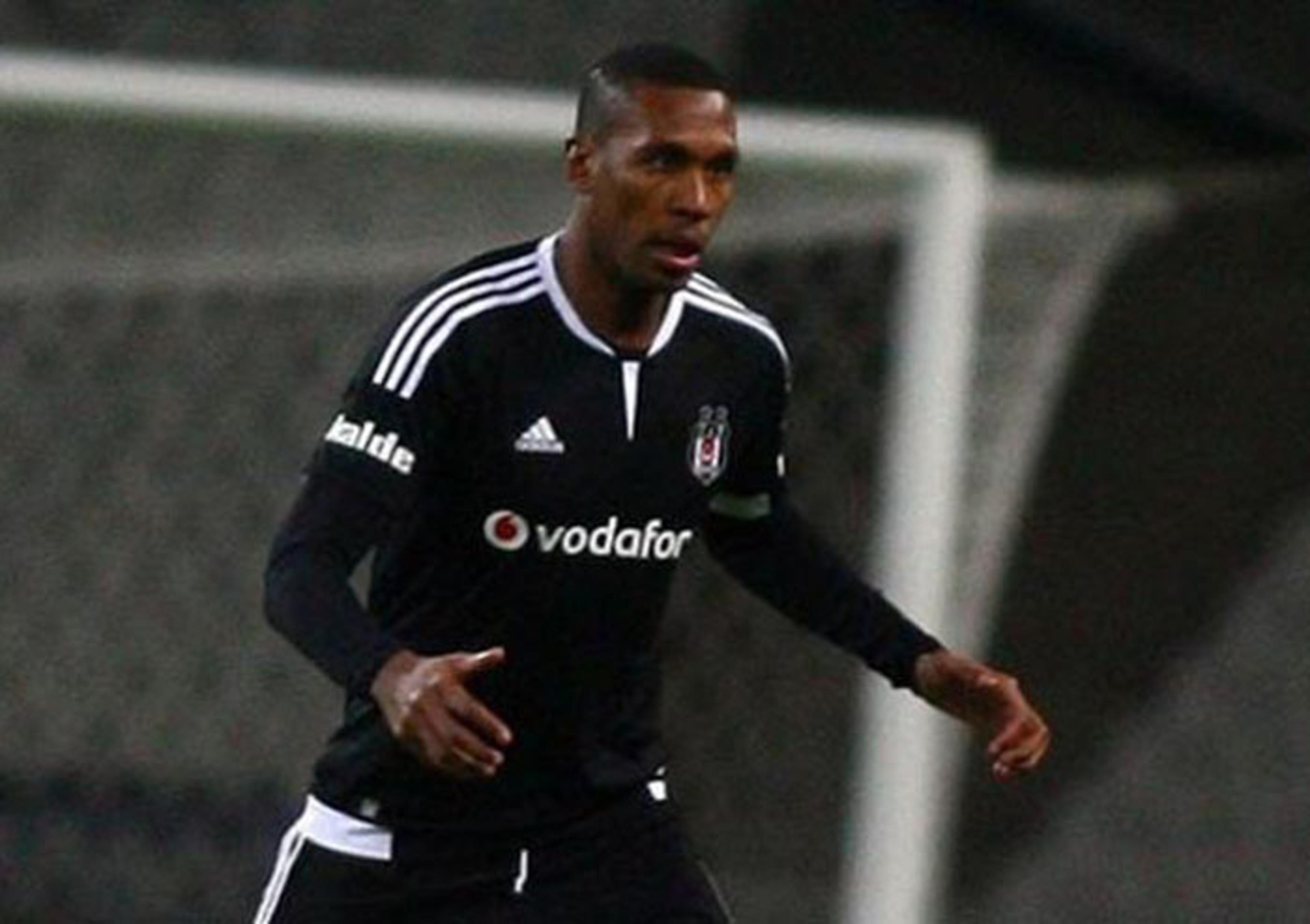 Lyon anuncia a contratação de zagueiro brasileiro do Besiktas